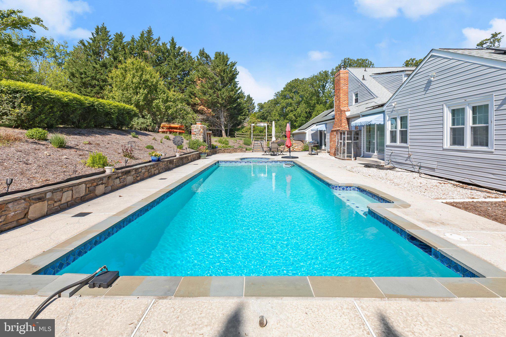 VALLEY HILLS - Residential