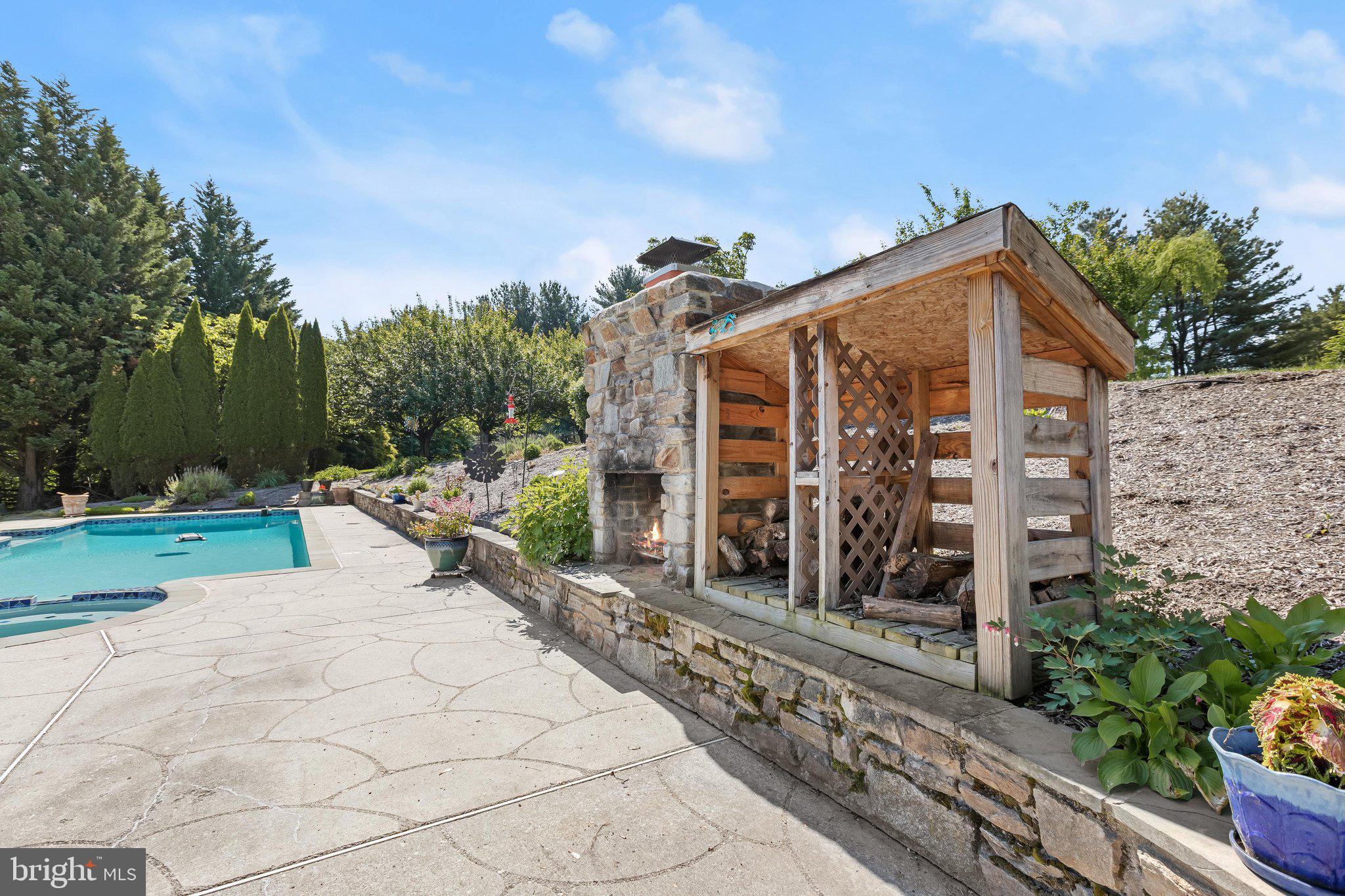 VALLEY HILLS - Residential