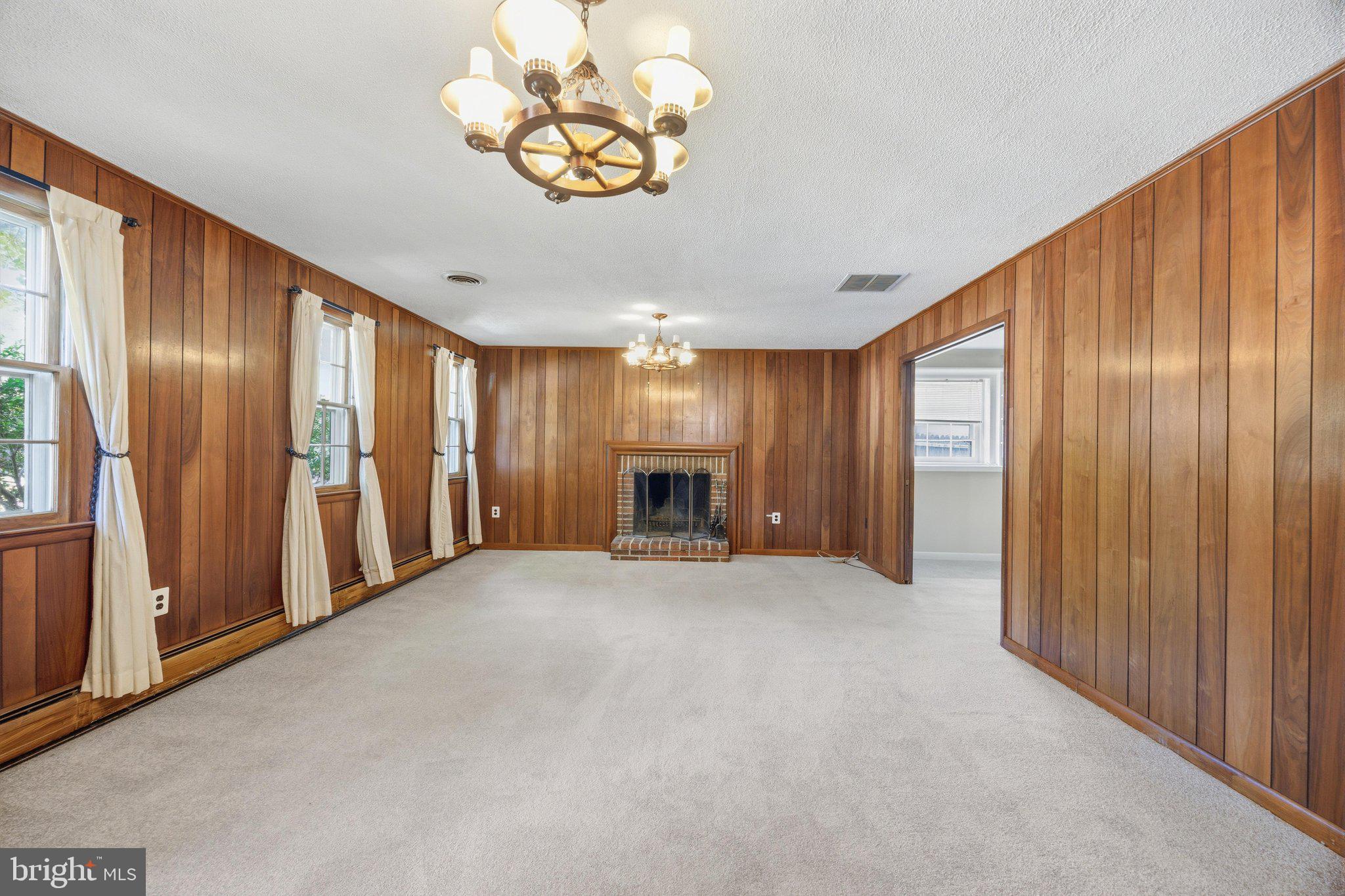 SELLMAN ESTATES - Residential