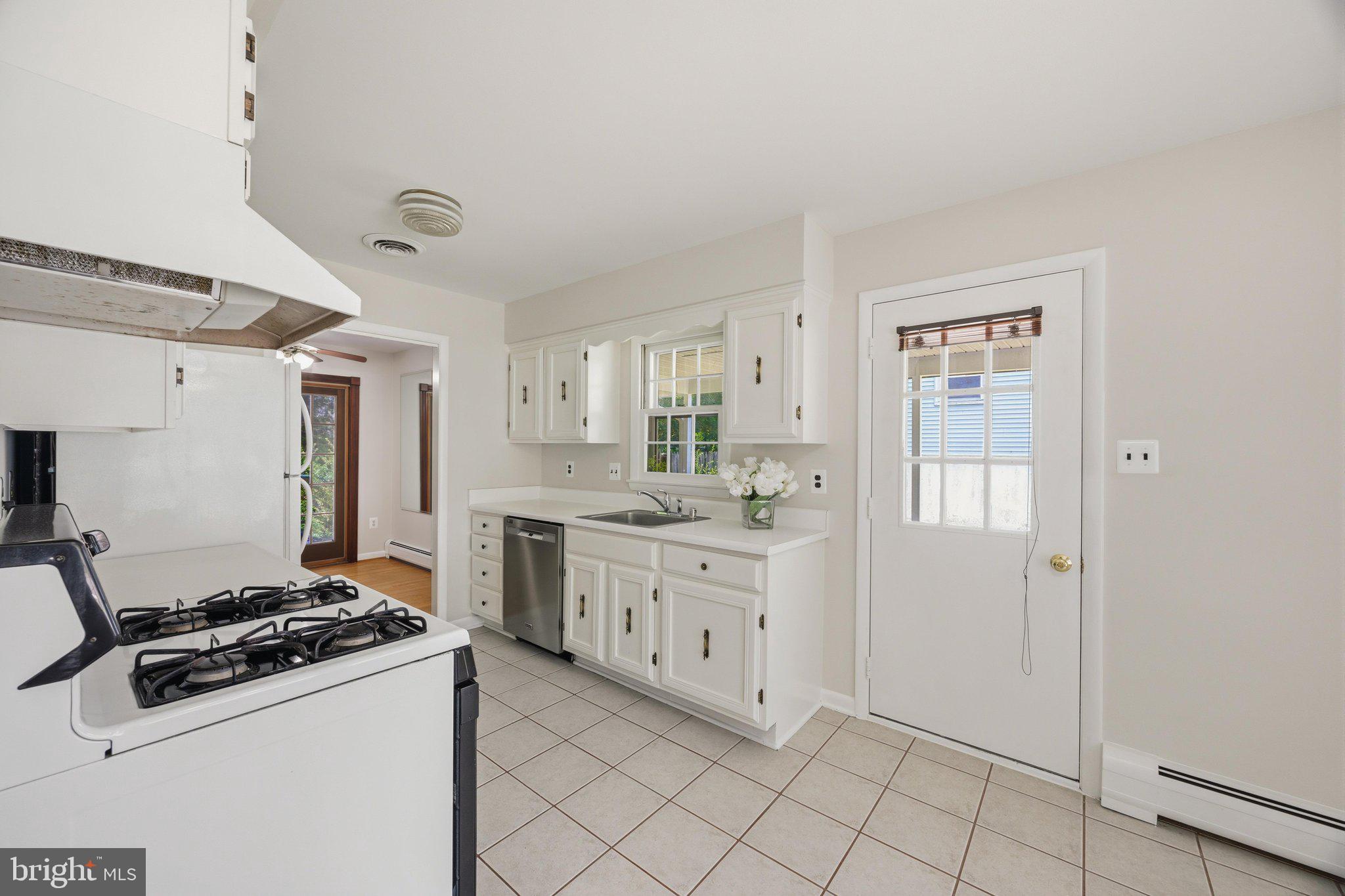 SELLMAN ESTATES - Residential