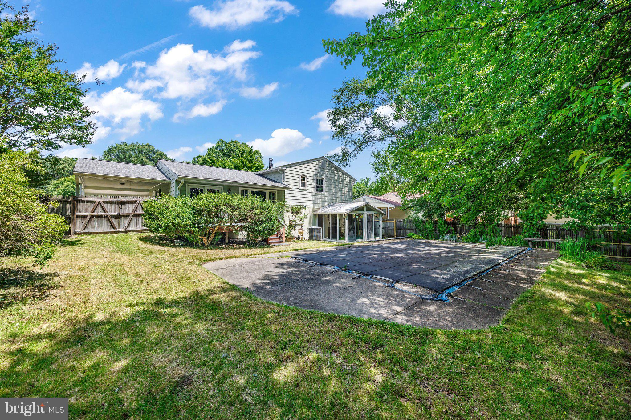 SELLMAN ESTATES - Residential