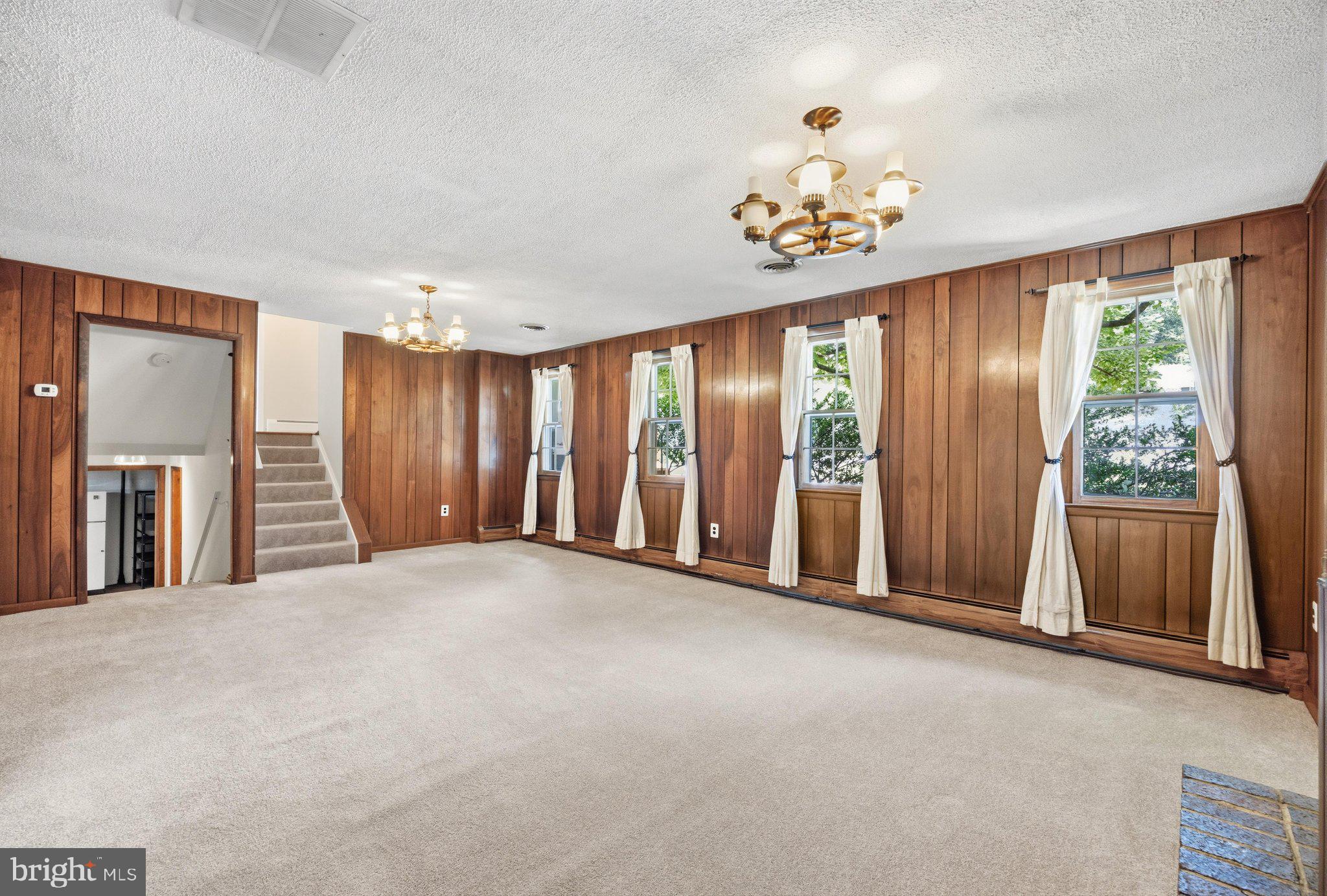 SELLMAN ESTATES - Residential