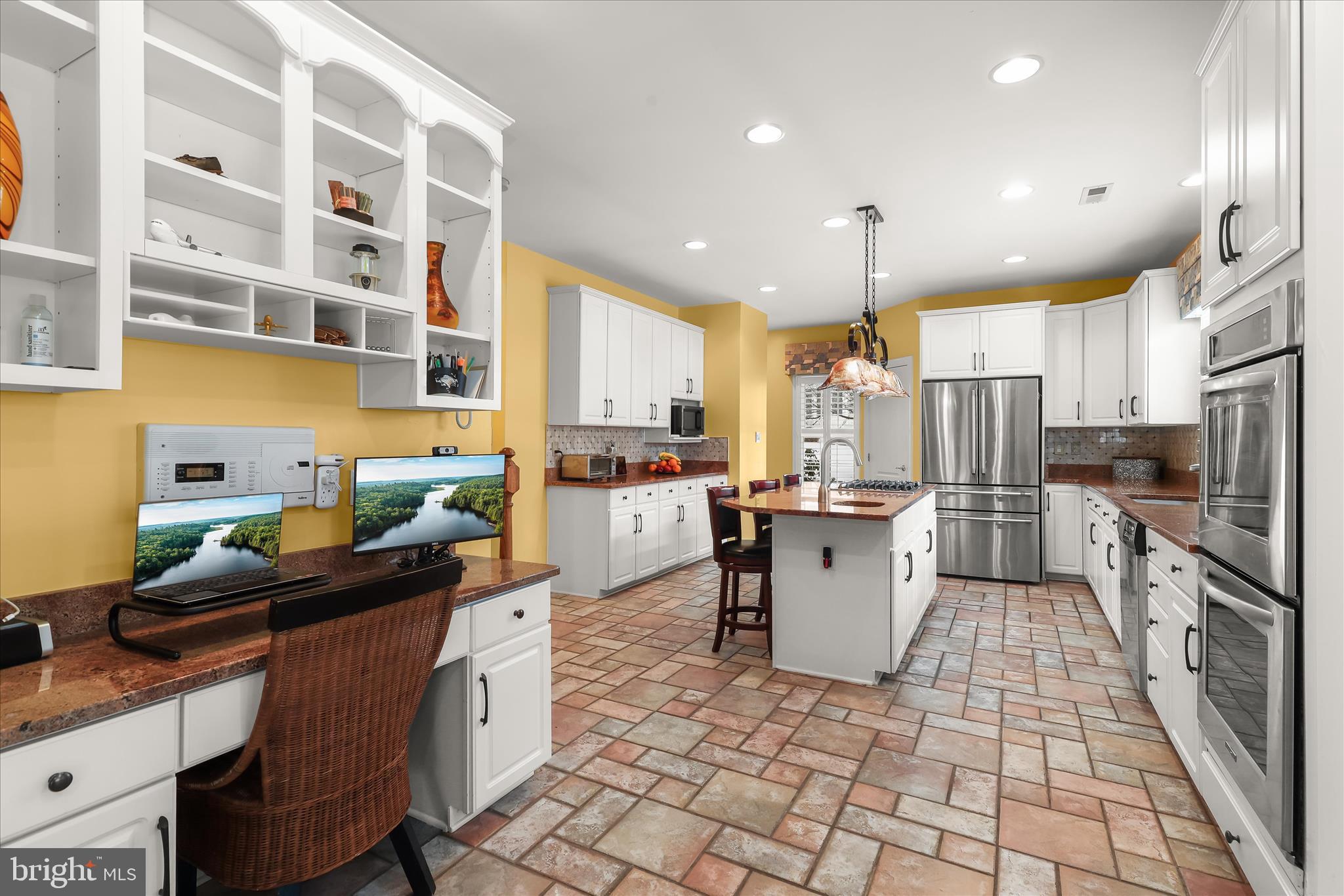 HUNTERBROOKE - Residential