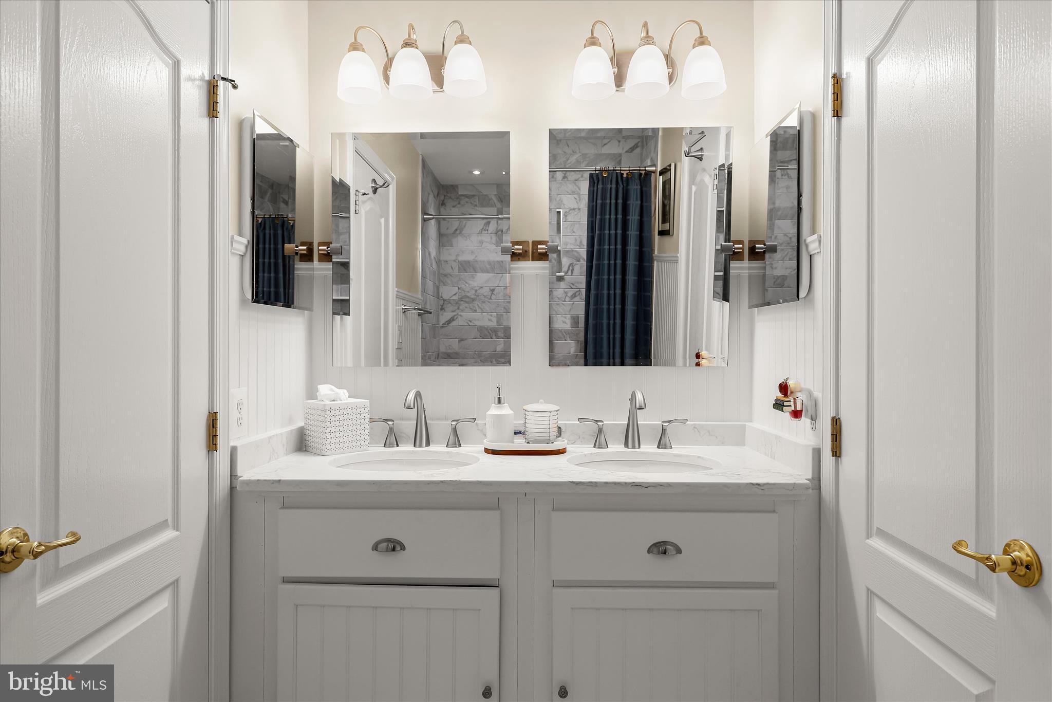 HUNTERBROOKE - Residential