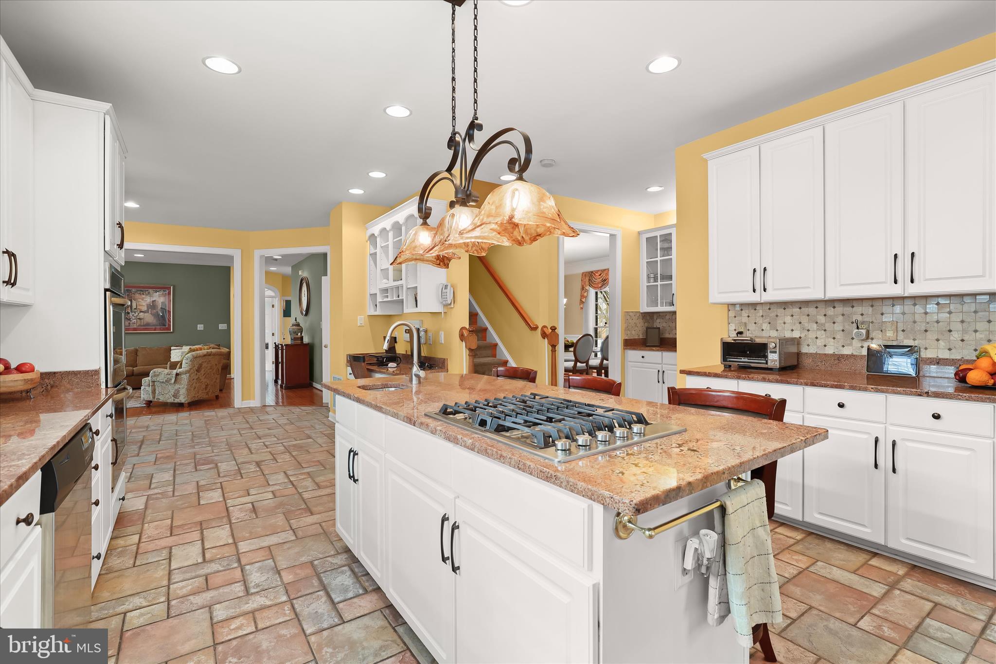 HUNTERBROOKE - Residential