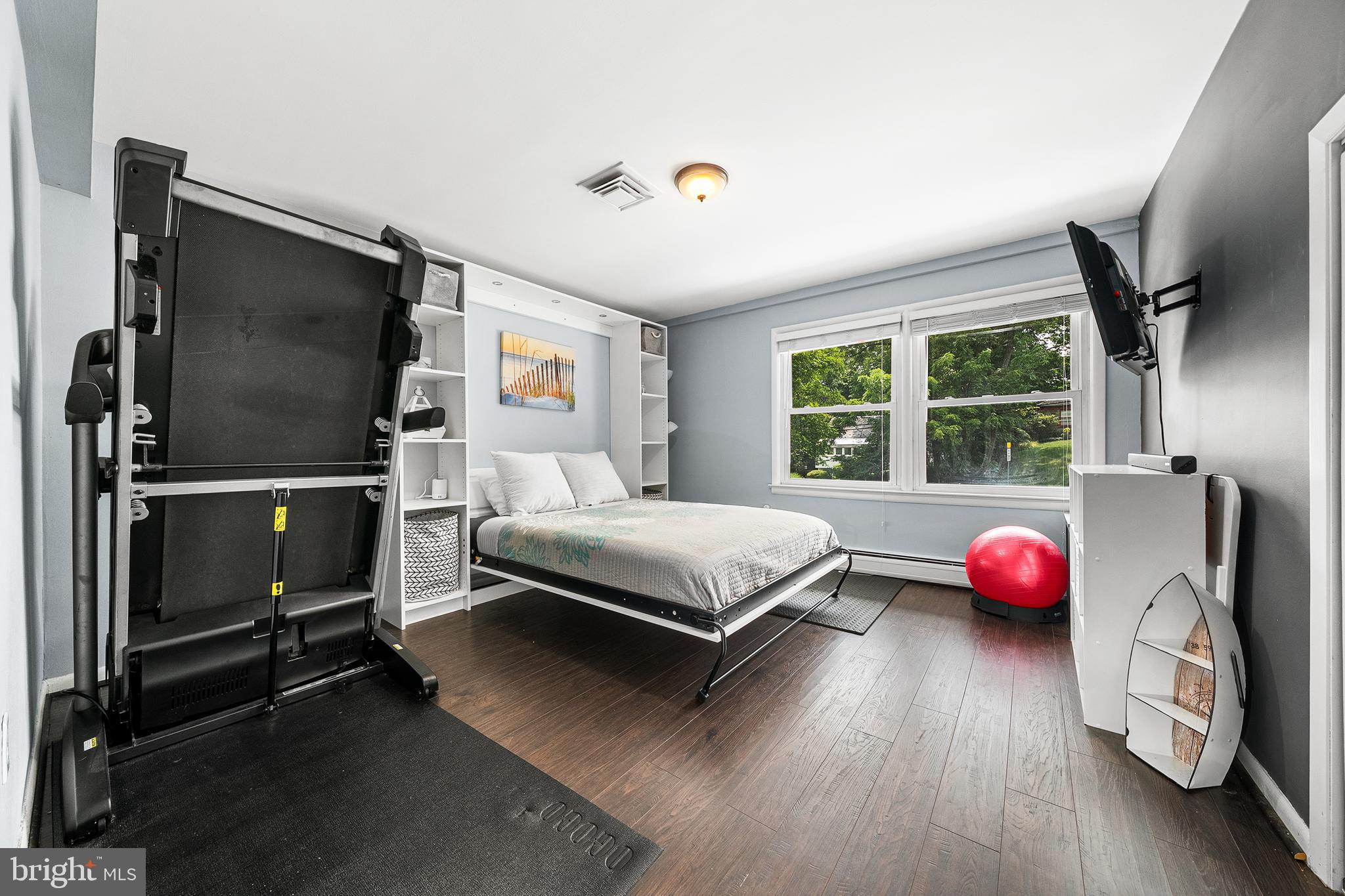 WOODSIDE PARK - Residential