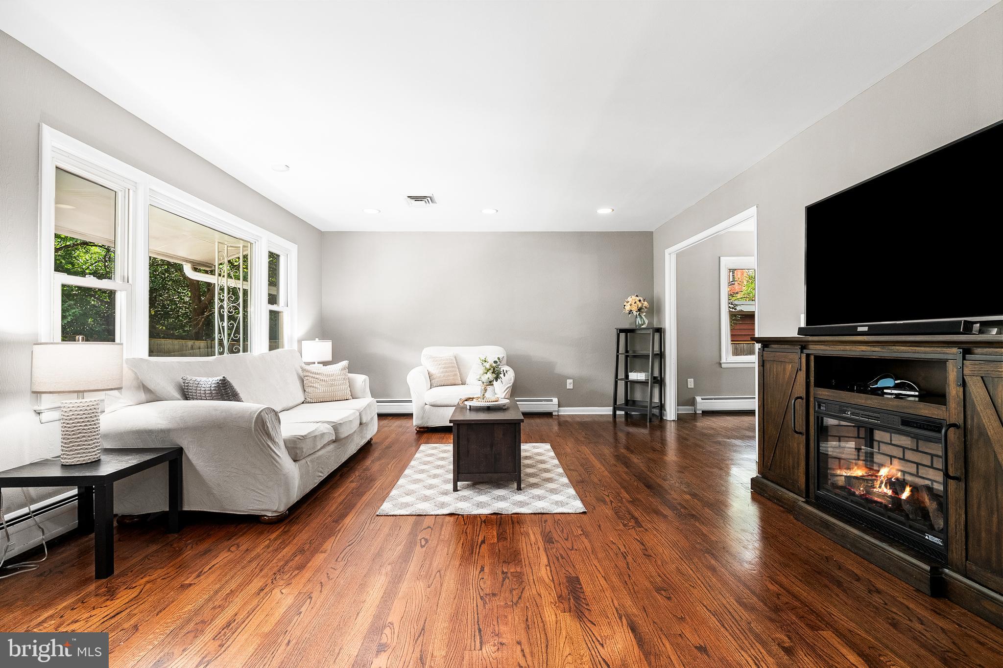 WOODSIDE PARK - Residential
