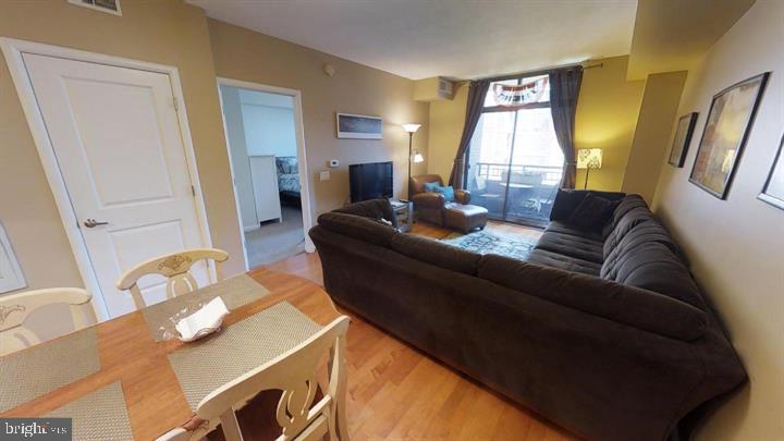 CLARENDON 1021 - Residential Lease