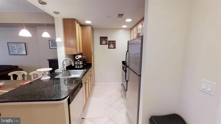 CLARENDON 1021 - Residential Lease