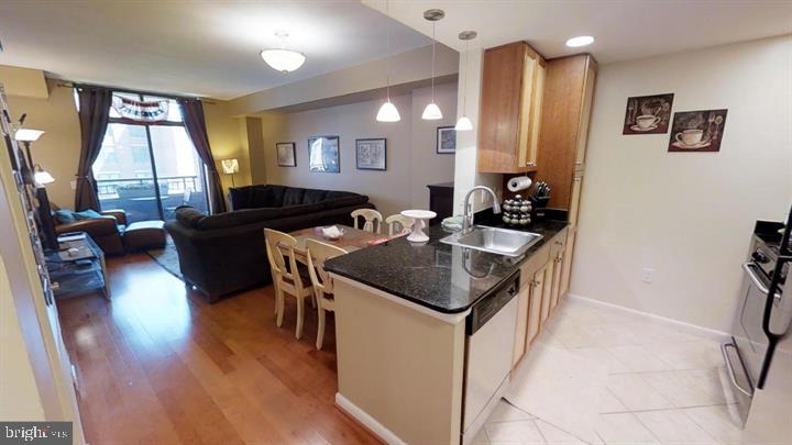 CLARENDON 1021 - Residential Lease
