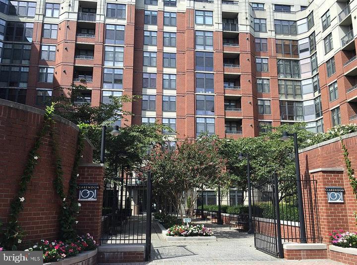 CLARENDON 1021 - Residential Lease