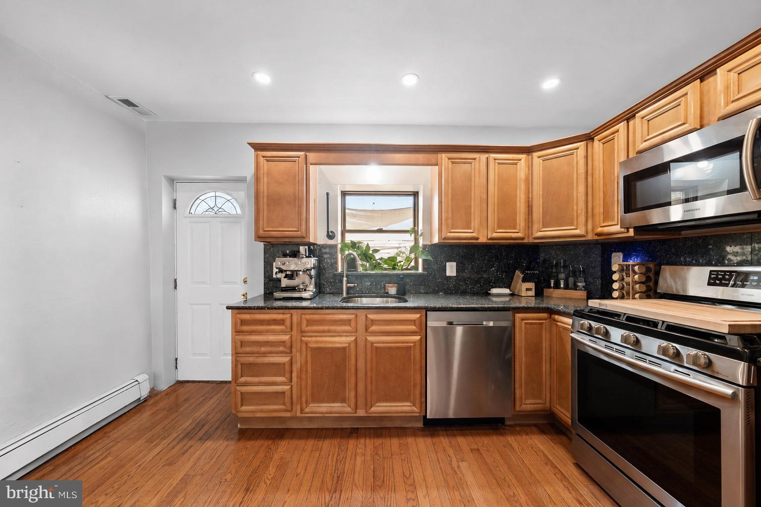 PASSYUNK SQUARE - Residential