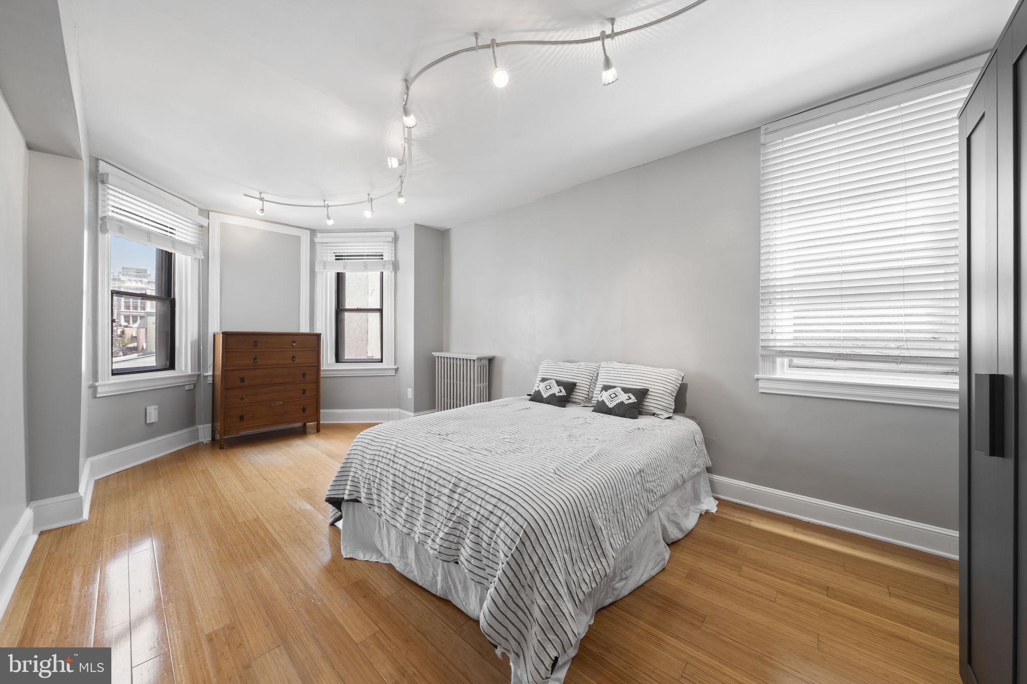 PASSYUNK SQUARE - Residential