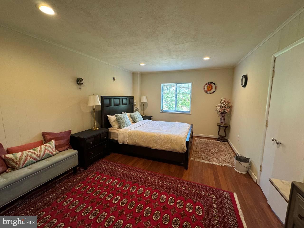 LAKESIDE TERRACE - Residential Lease