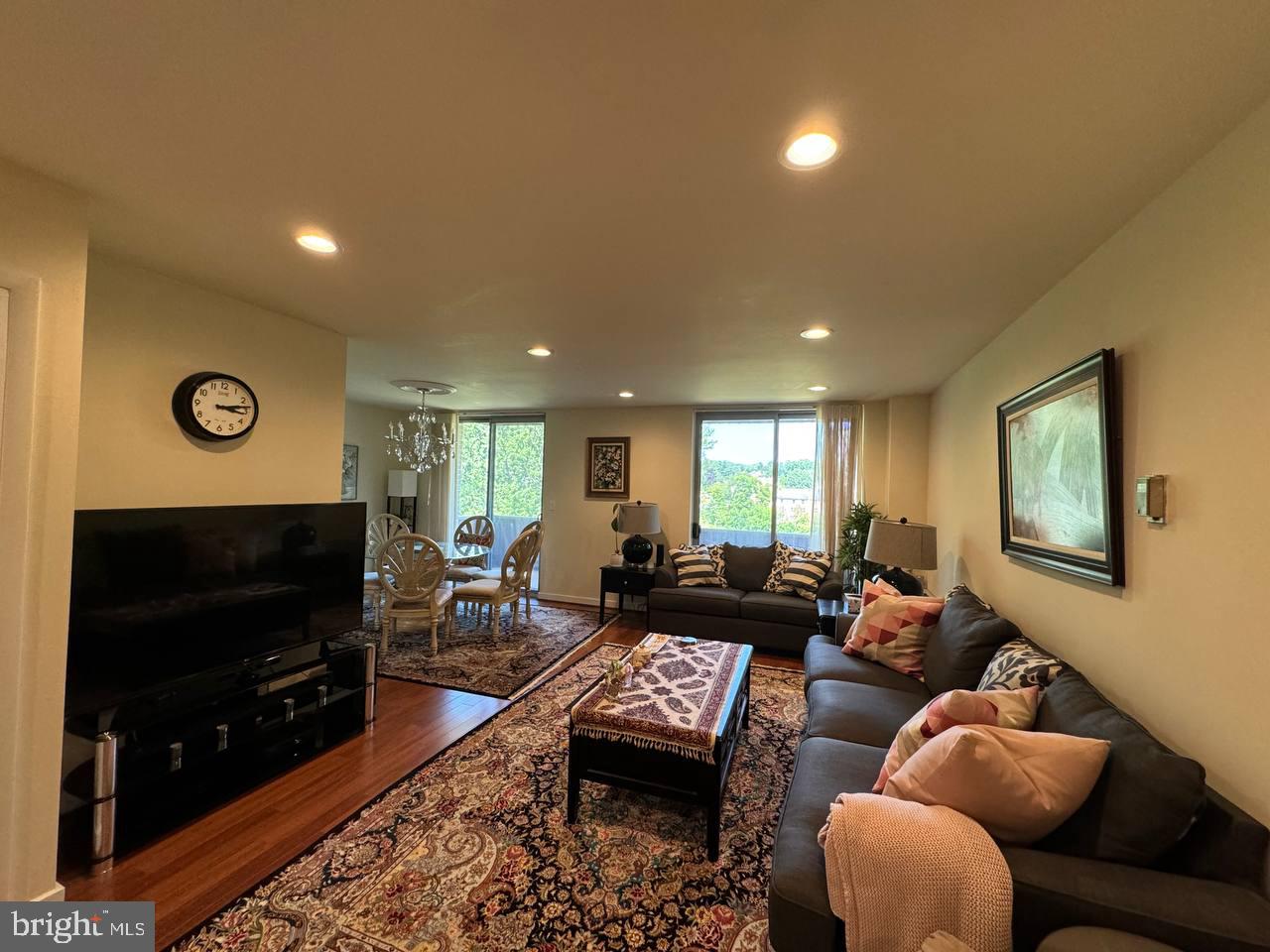 LAKESIDE TERRACE - Residential Lease