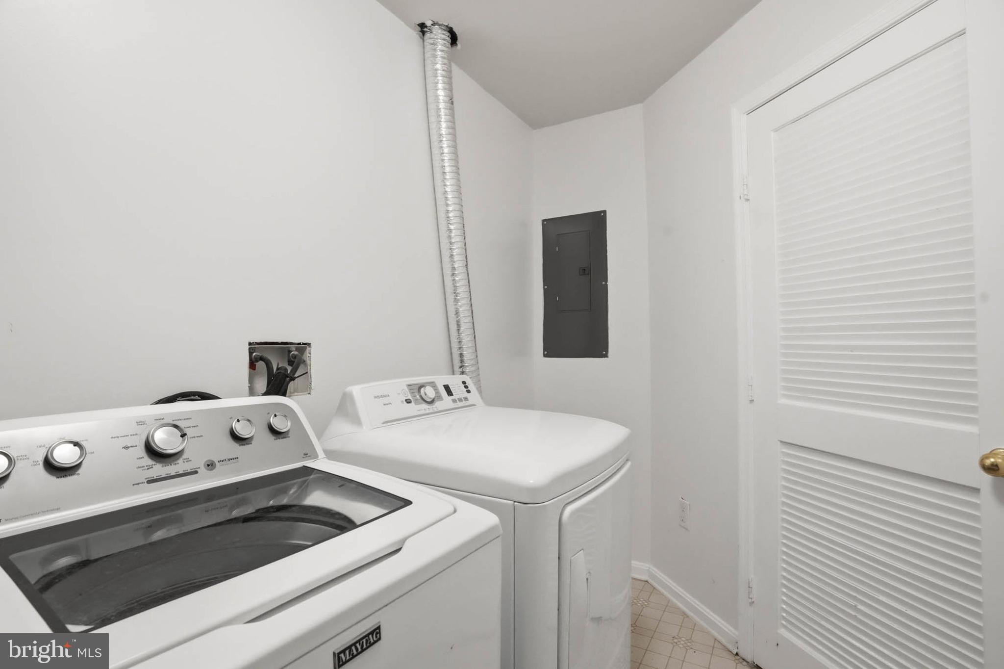 SEVEN OAKS - Residential