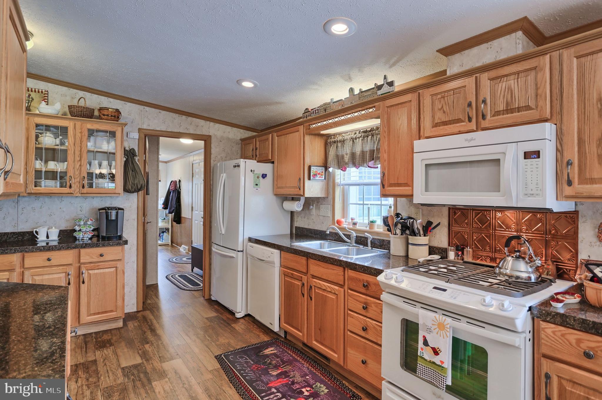 STONE HILL VILLAGE - Residential