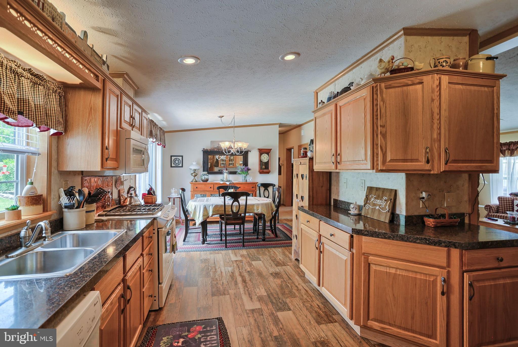 STONE HILL VILLAGE - Residential