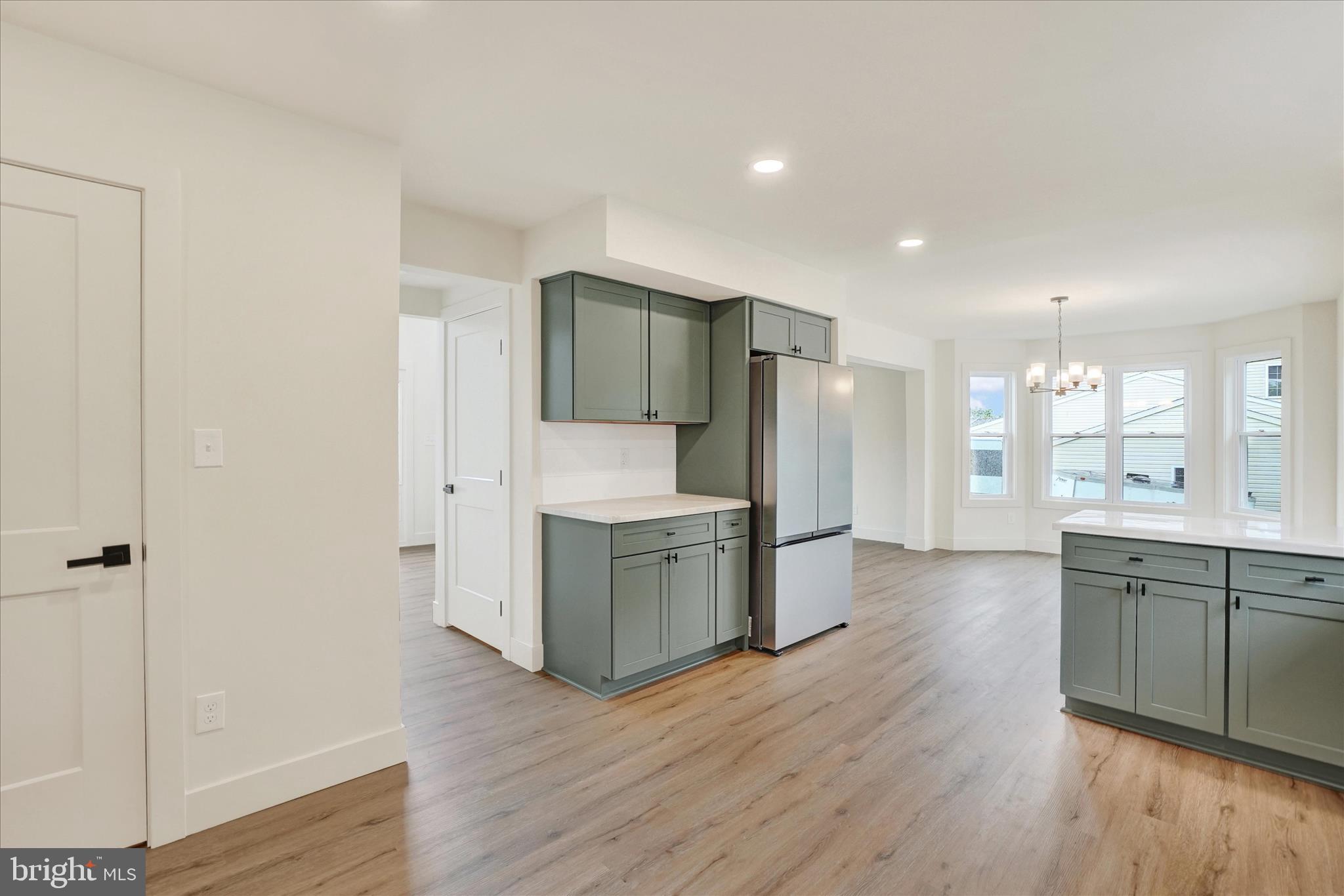 COLONIAL MEADOWS - Residential