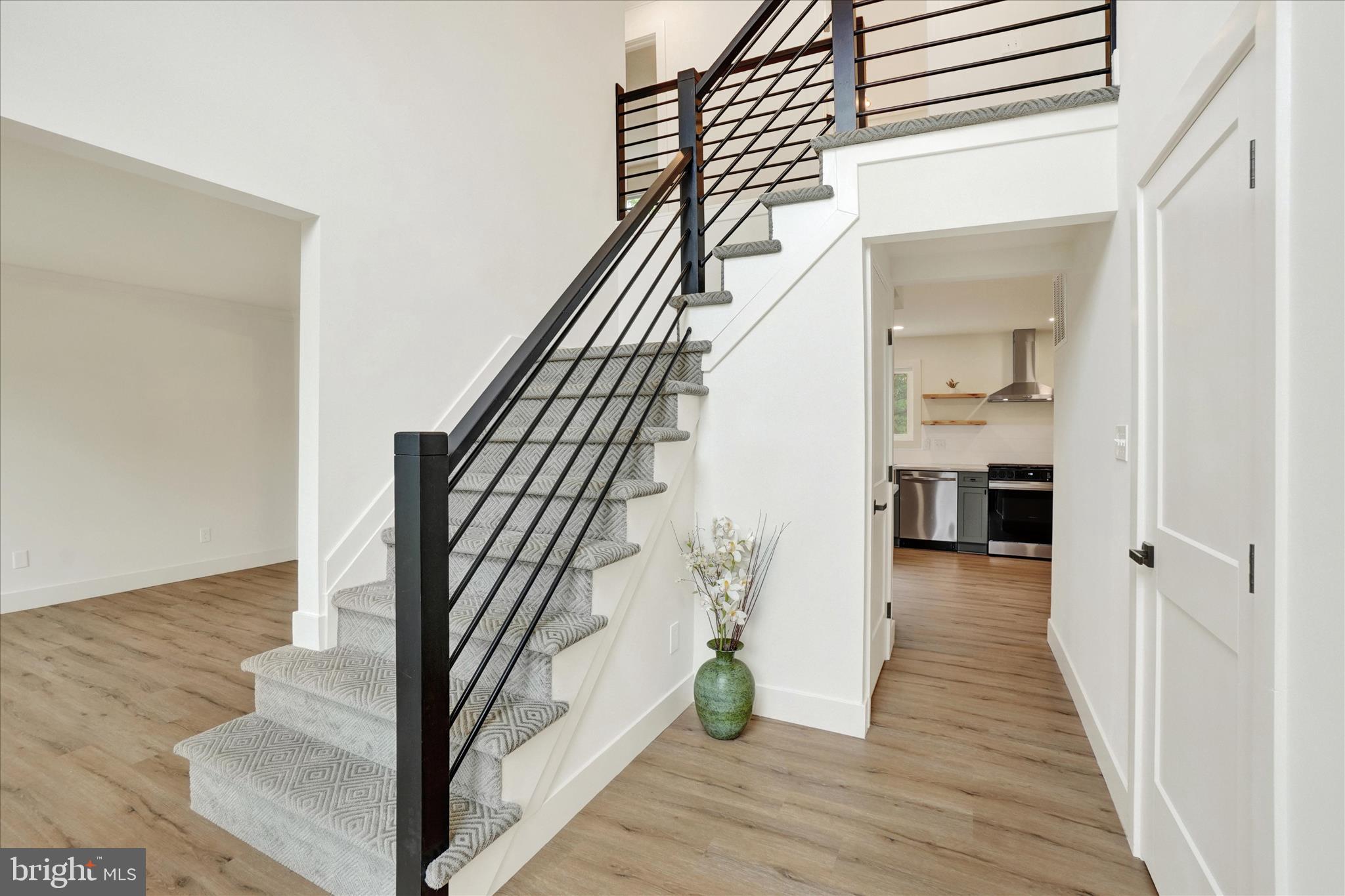 COLONIAL MEADOWS - Residential