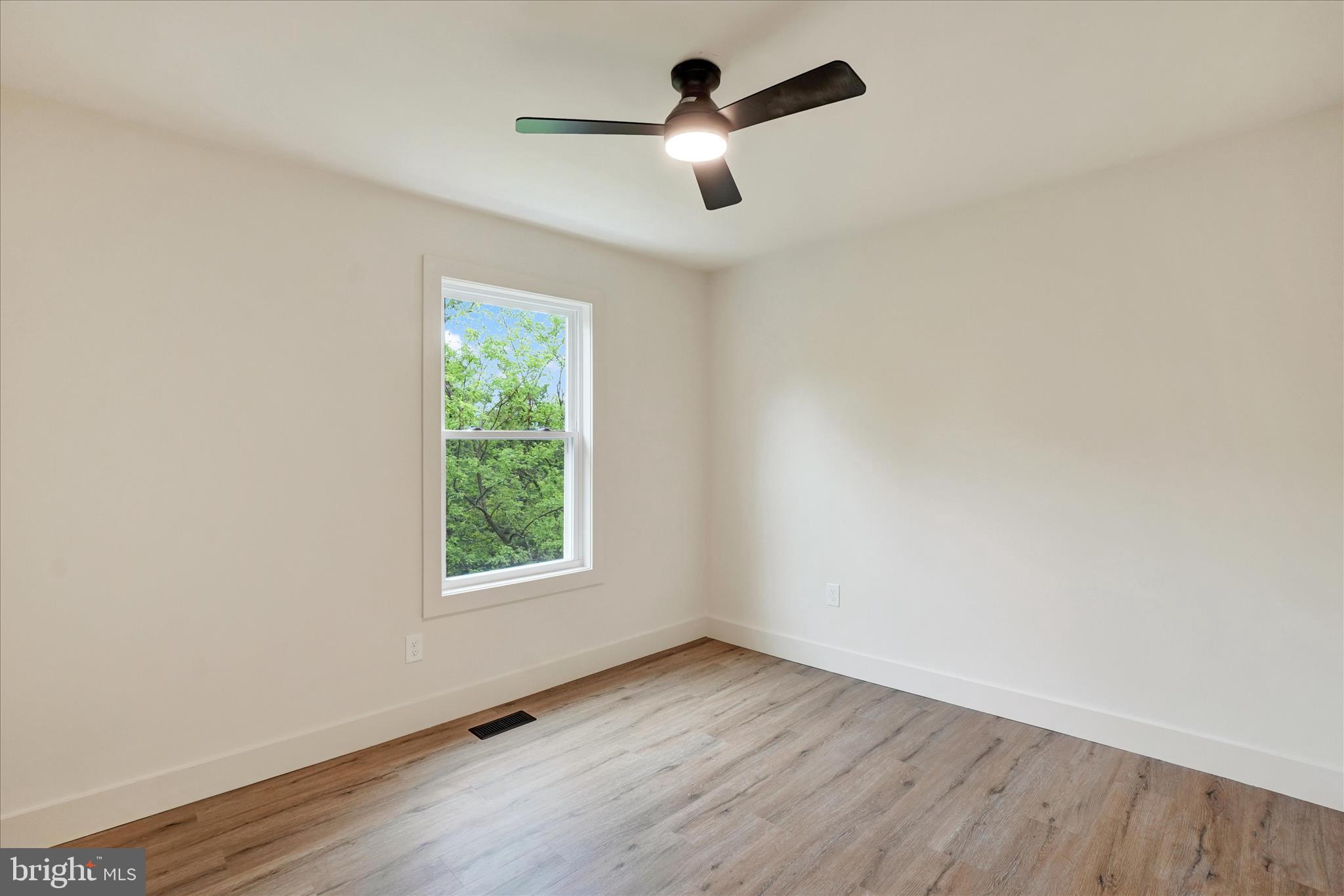 COLONIAL MEADOWS - Residential
