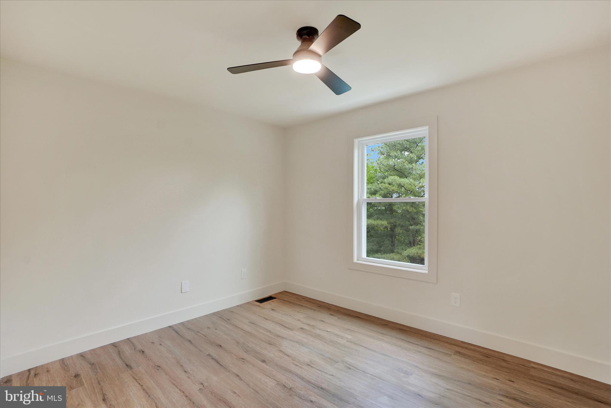 COLONIAL MEADOWS - Residential