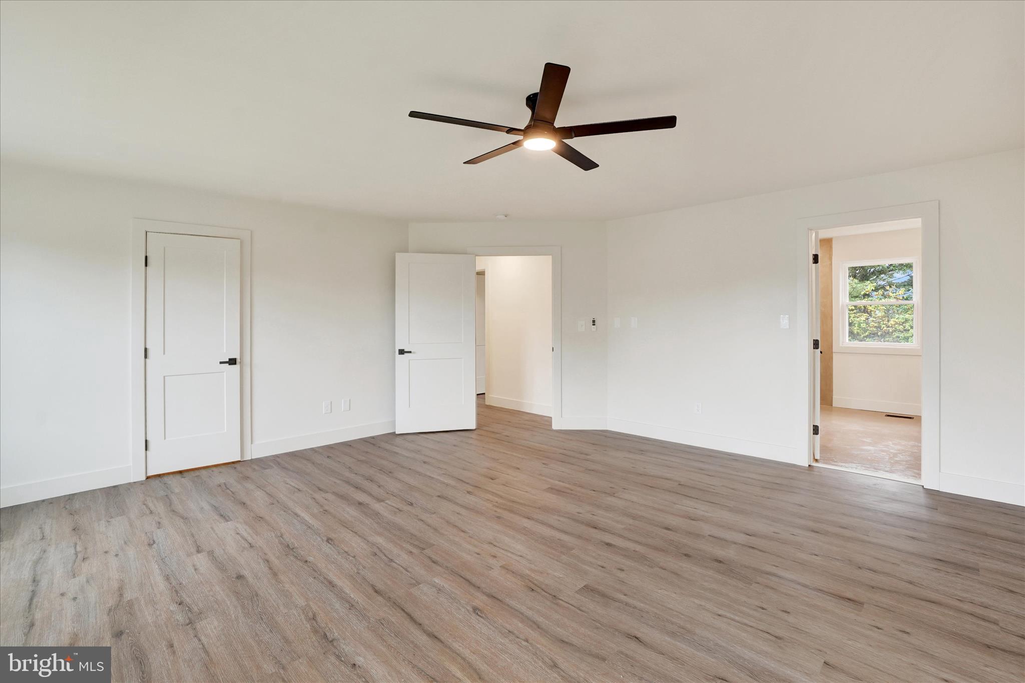 COLONIAL MEADOWS - Residential