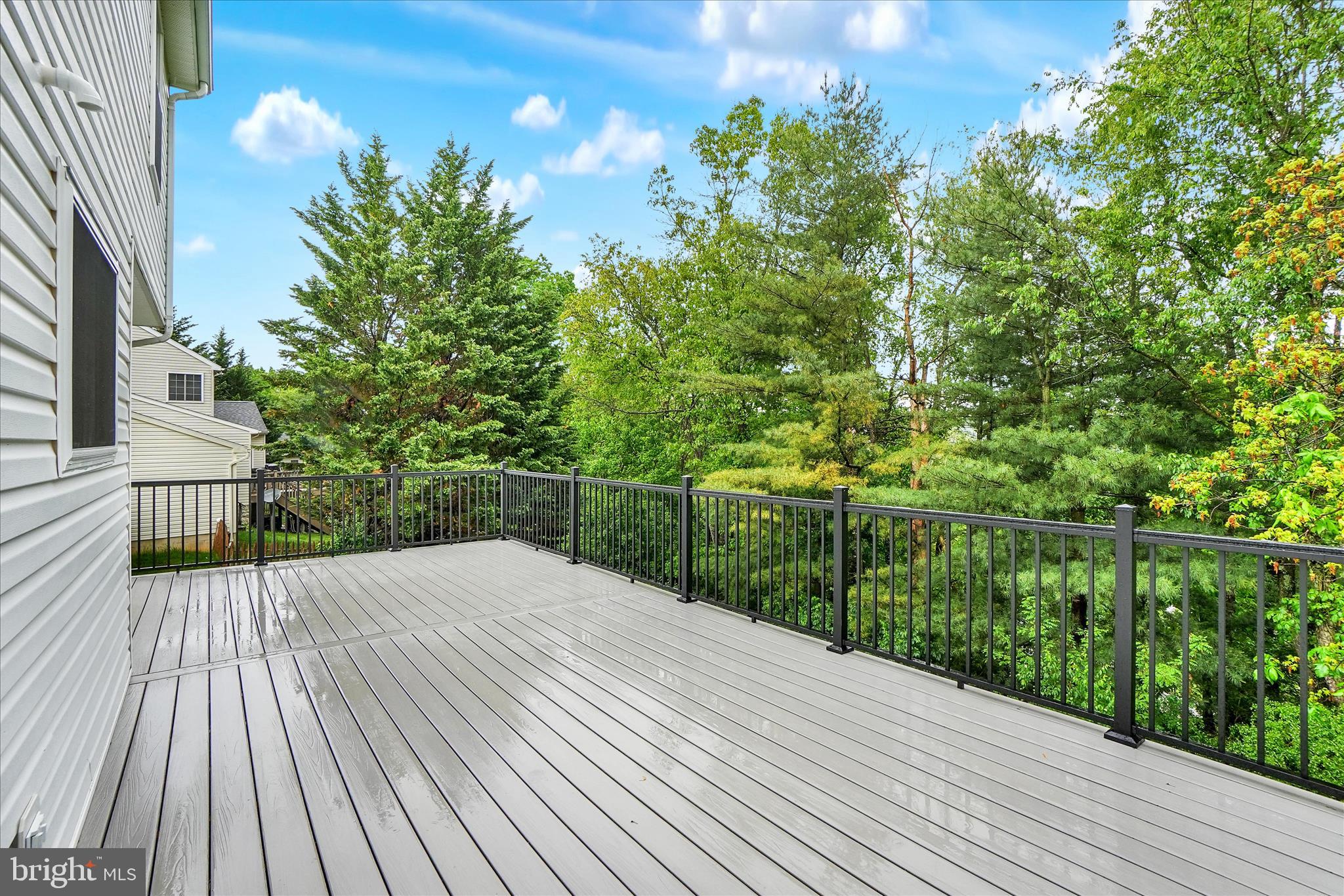 COLONIAL MEADOWS - Residential