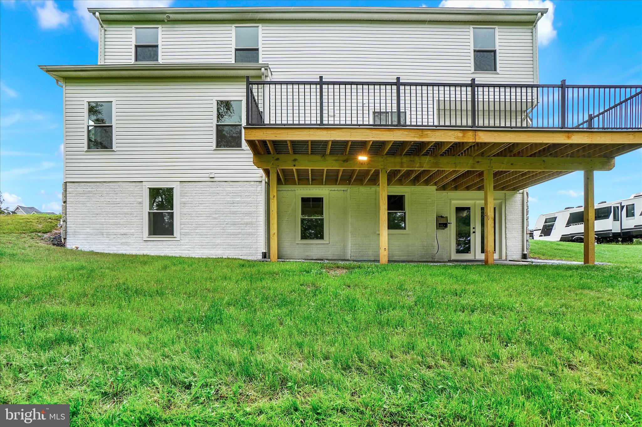 COLONIAL MEADOWS - Residential