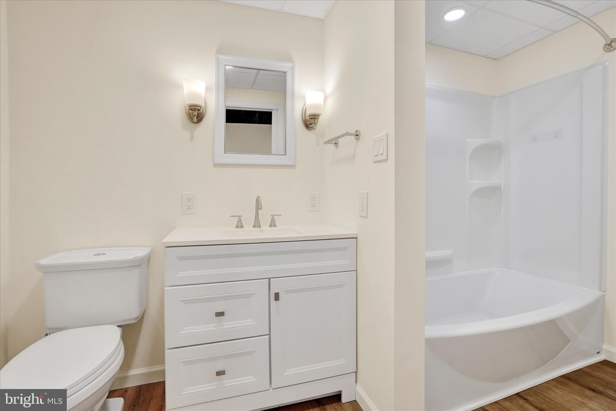 COLONIAL MEADOWS - Residential