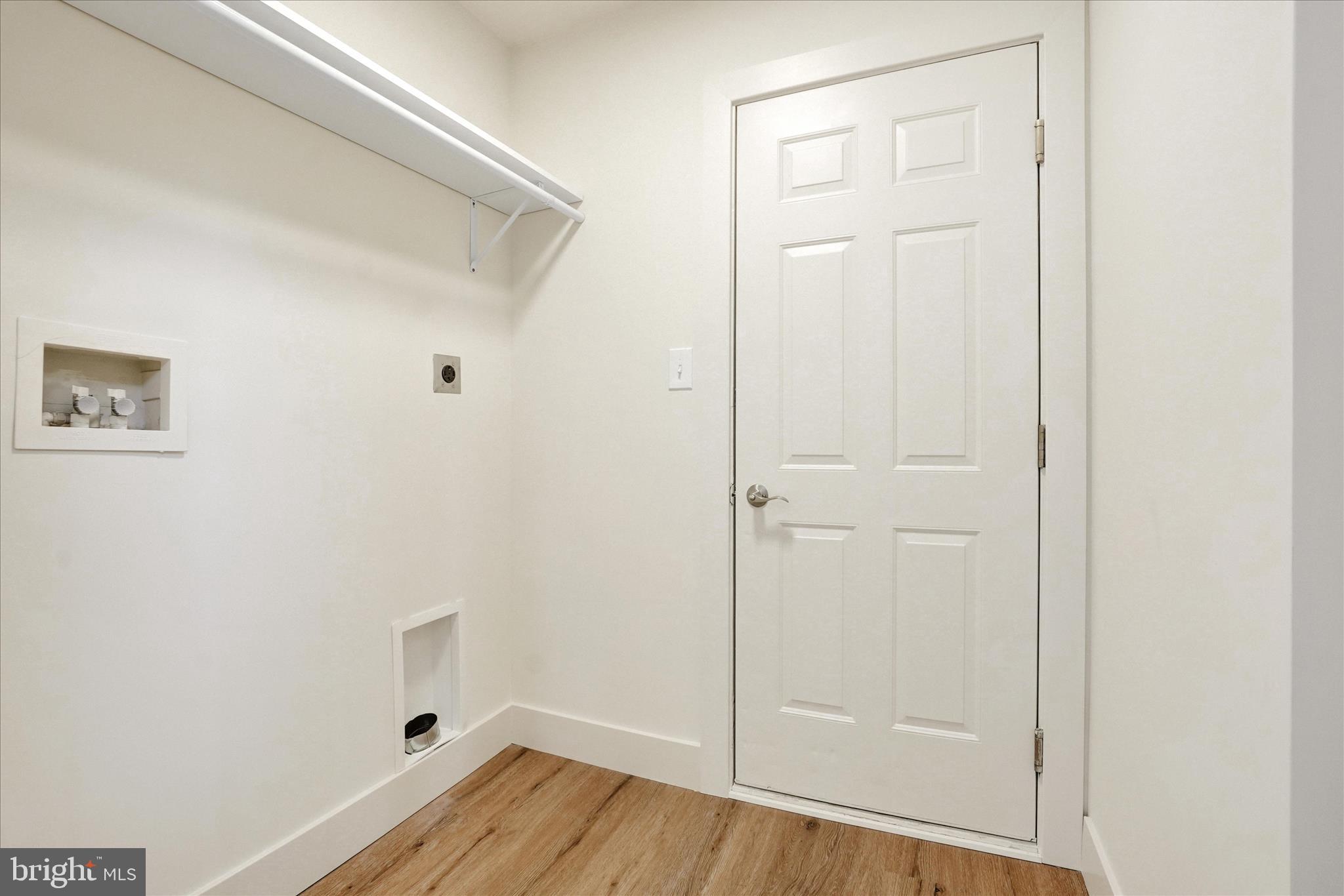COLONIAL MEADOWS - Residential