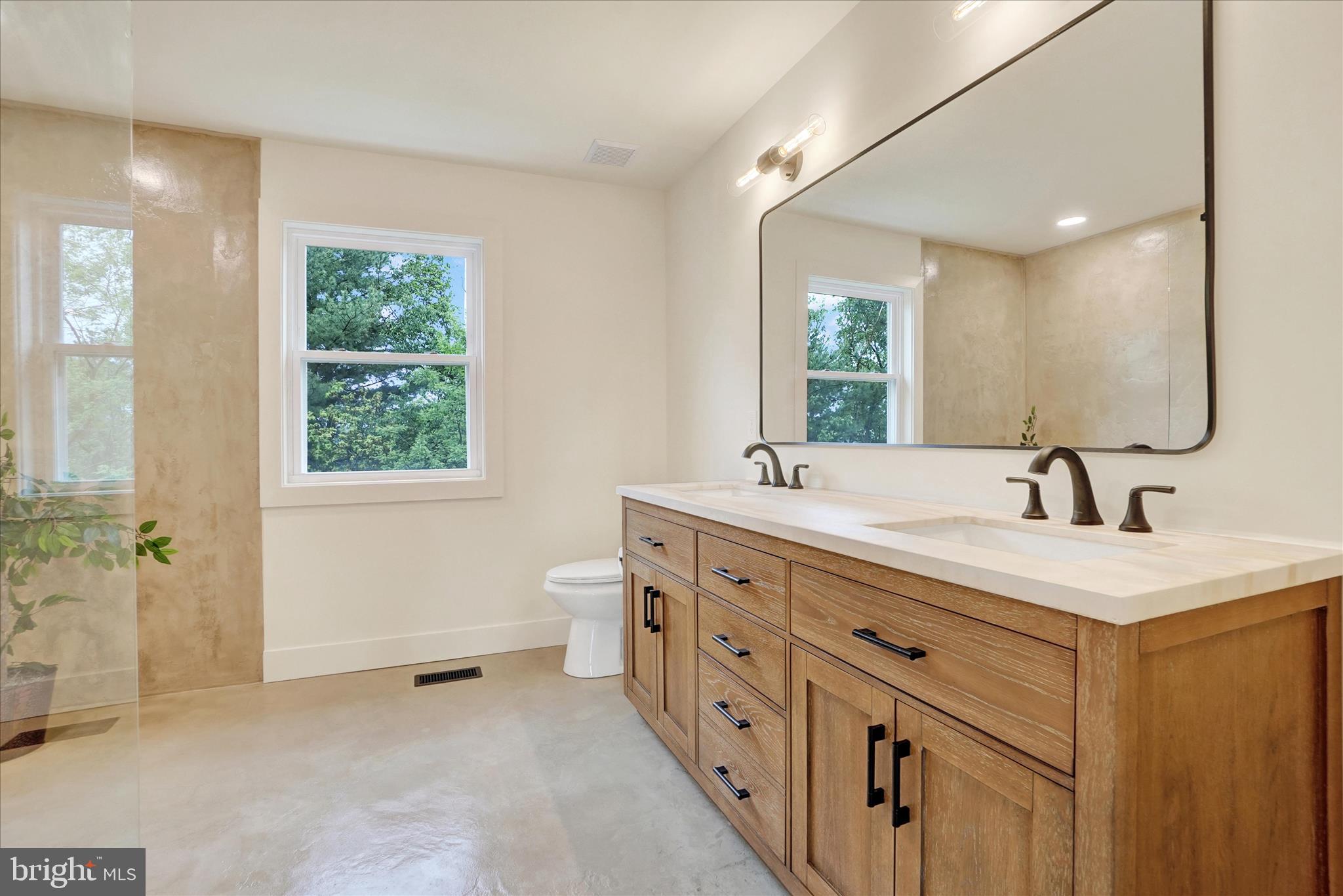 COLONIAL MEADOWS - Residential