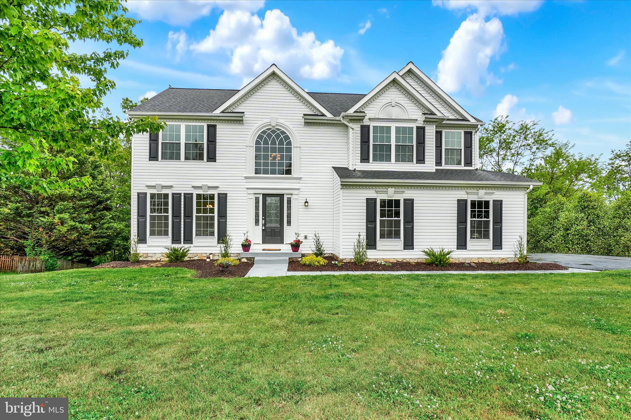 COLONIAL MEADOWS - Residential