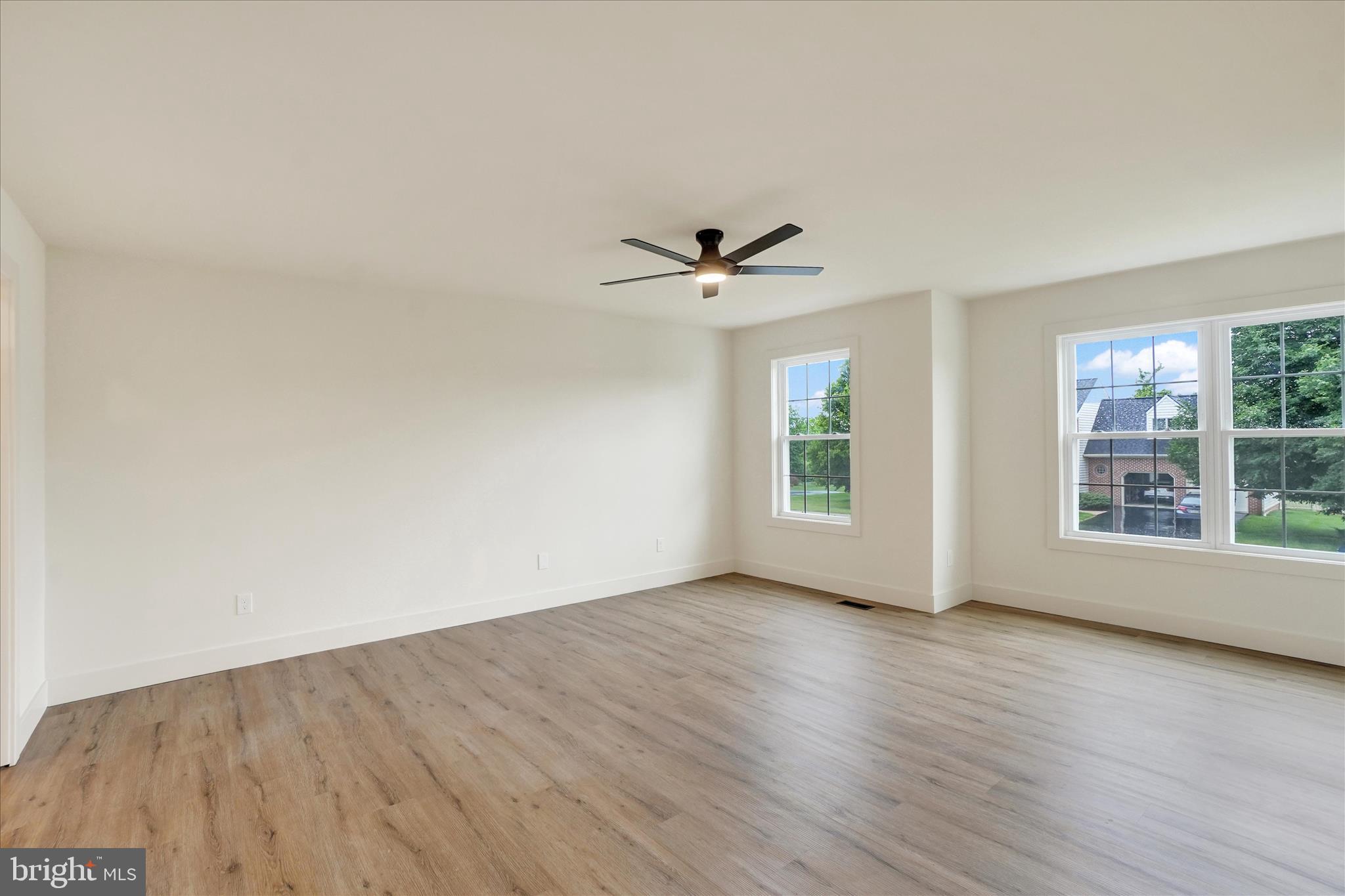 COLONIAL MEADOWS - Residential