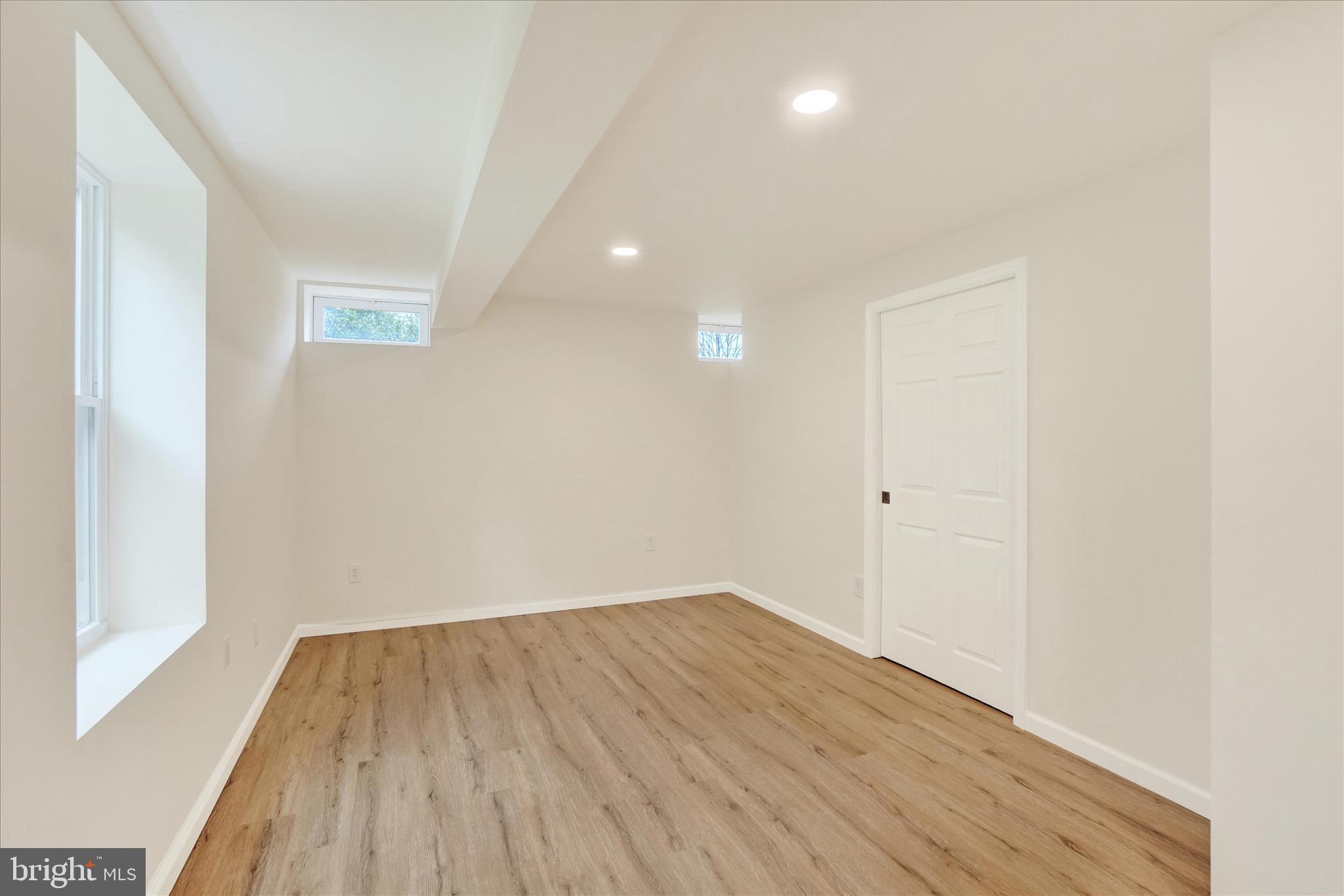COLONIAL MEADOWS - Residential