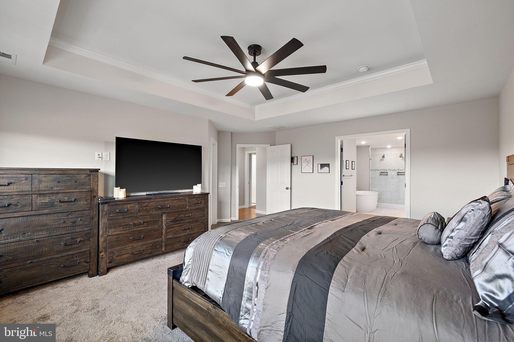 WHITEHALL - Residential
