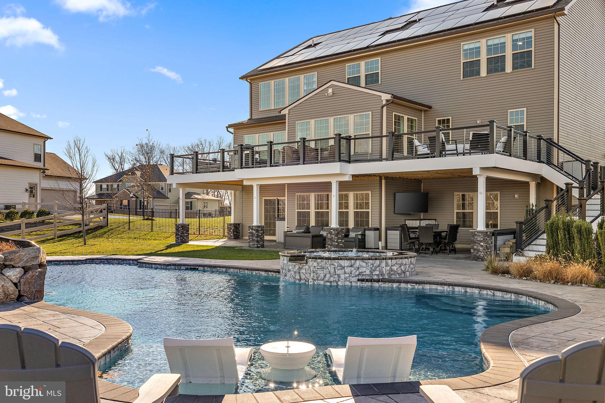 WHITEHALL - Residential