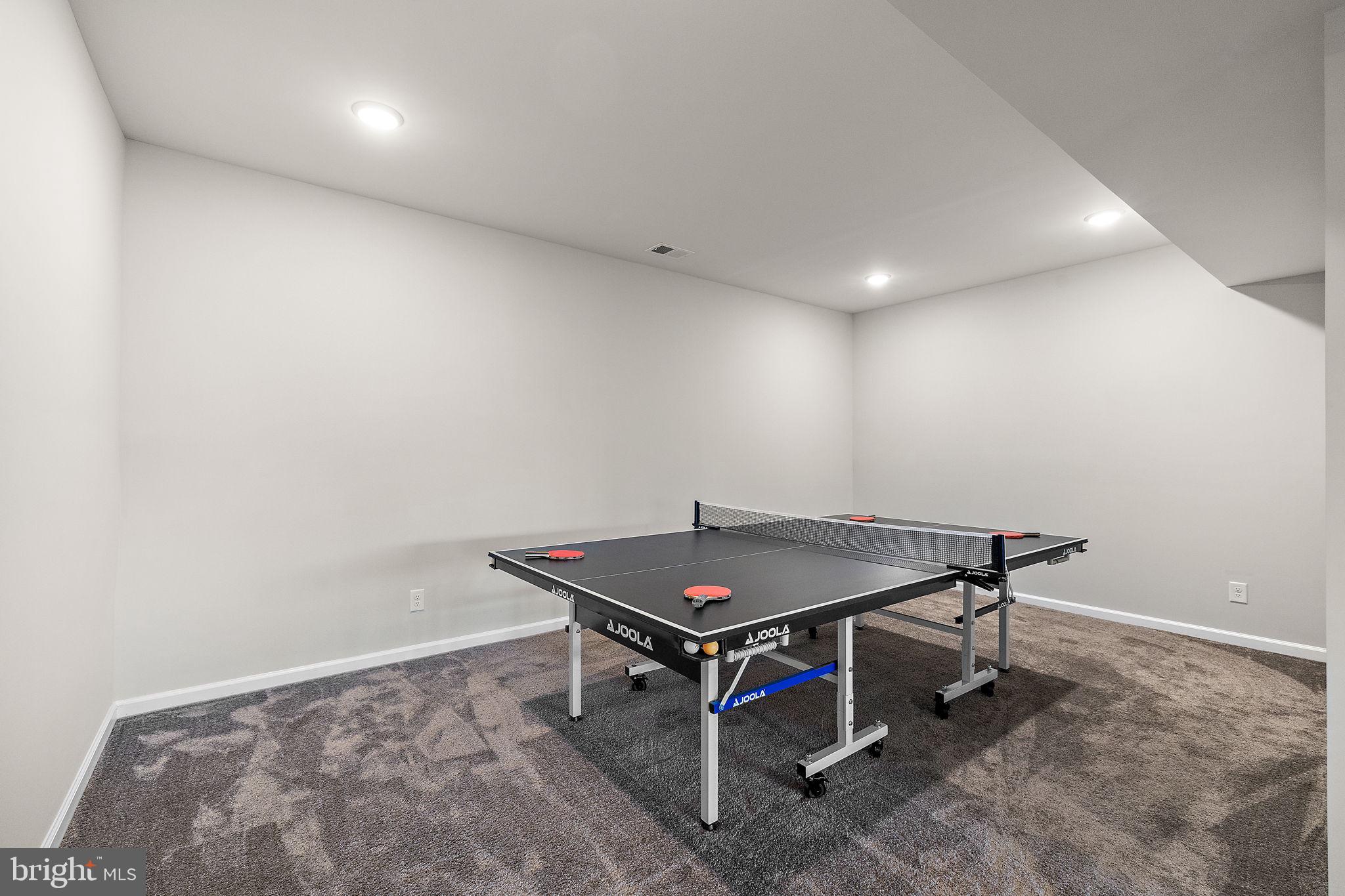 WHITEHALL - Residential
