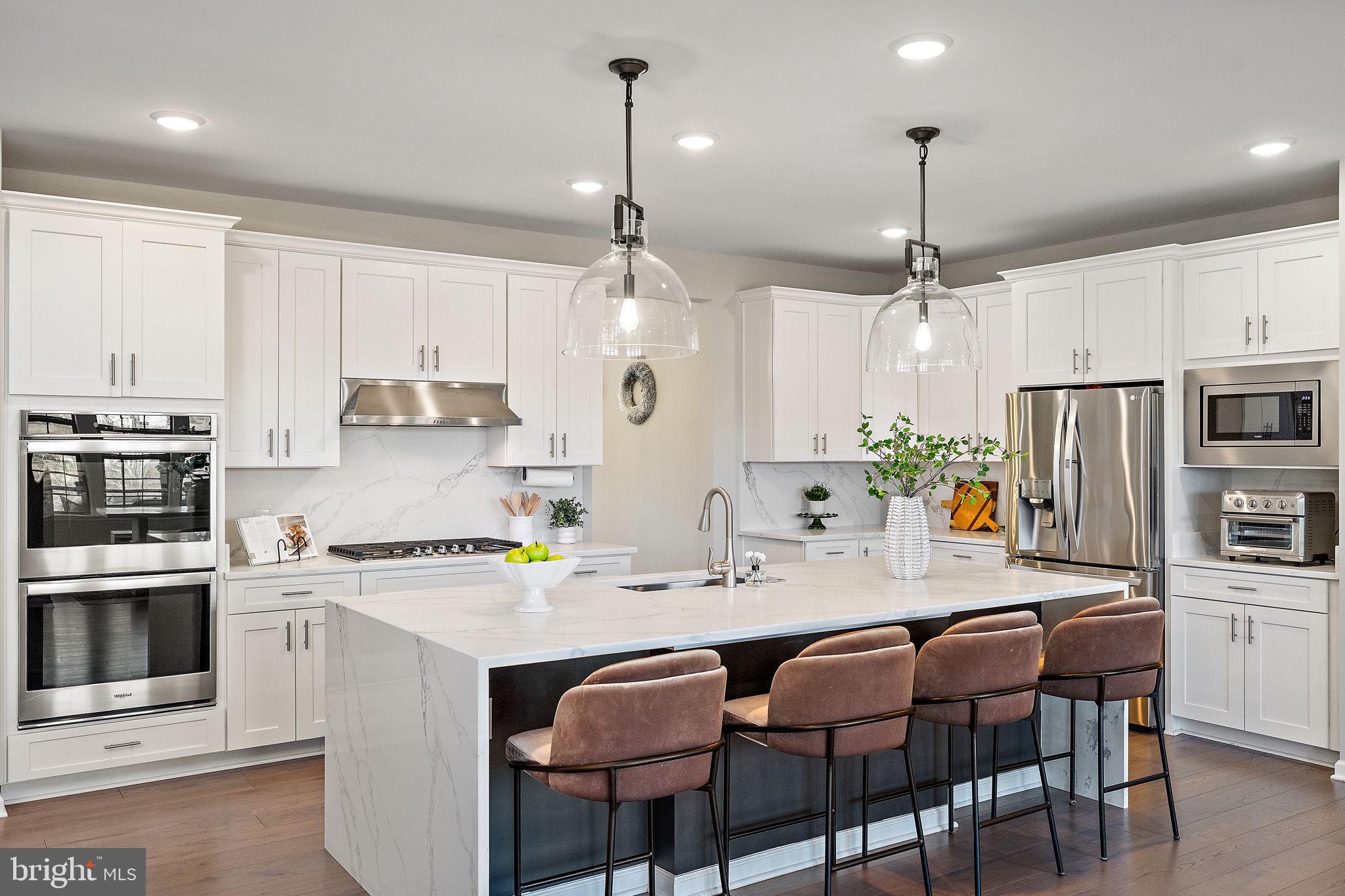 WHITEHALL - Residential