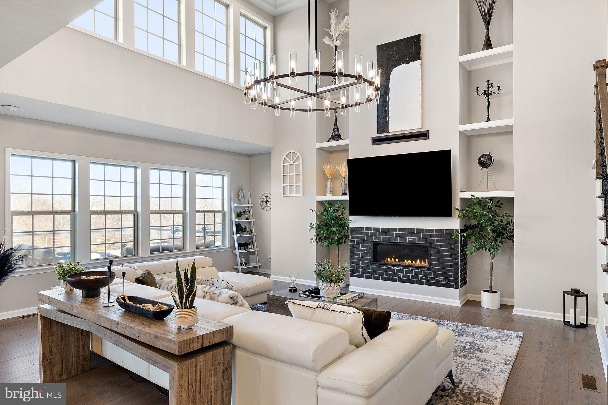 WHITEHALL - Residential