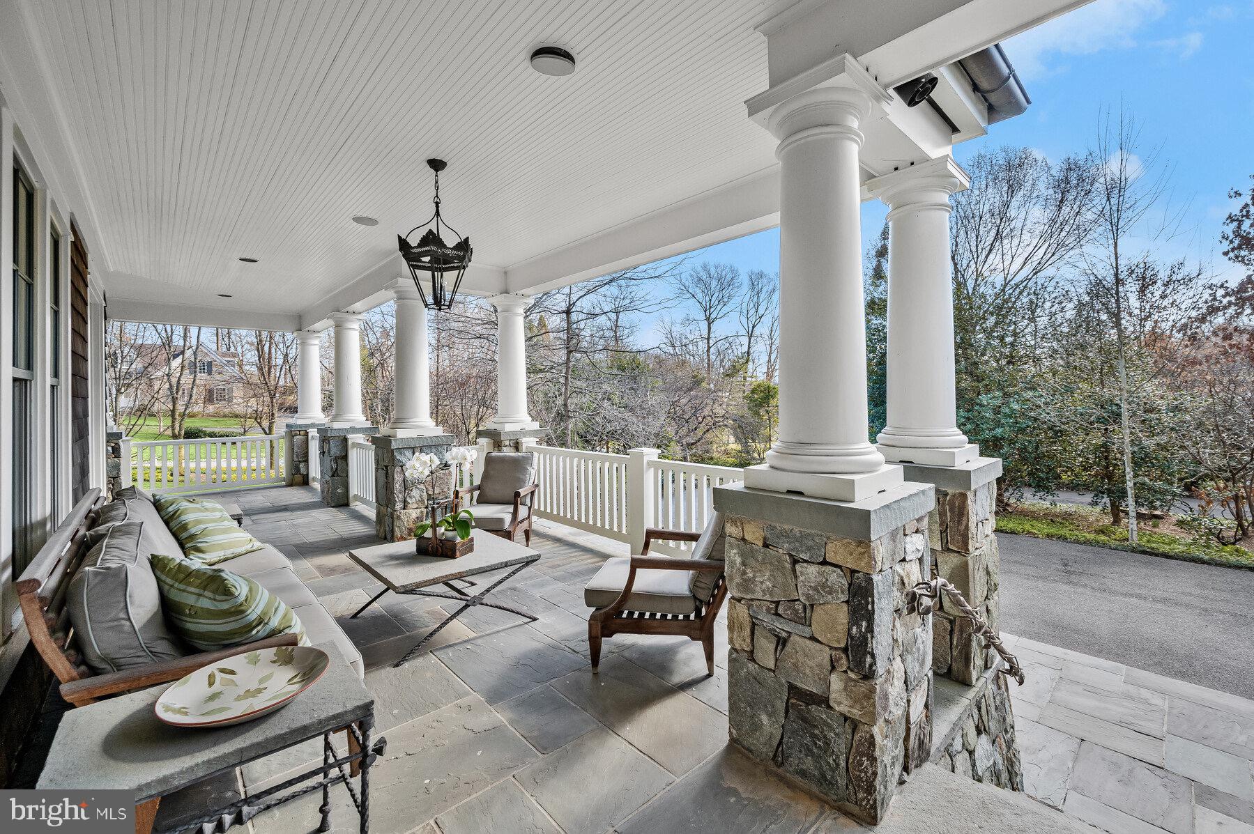 BRADLEY HILLS GROVE - Residential