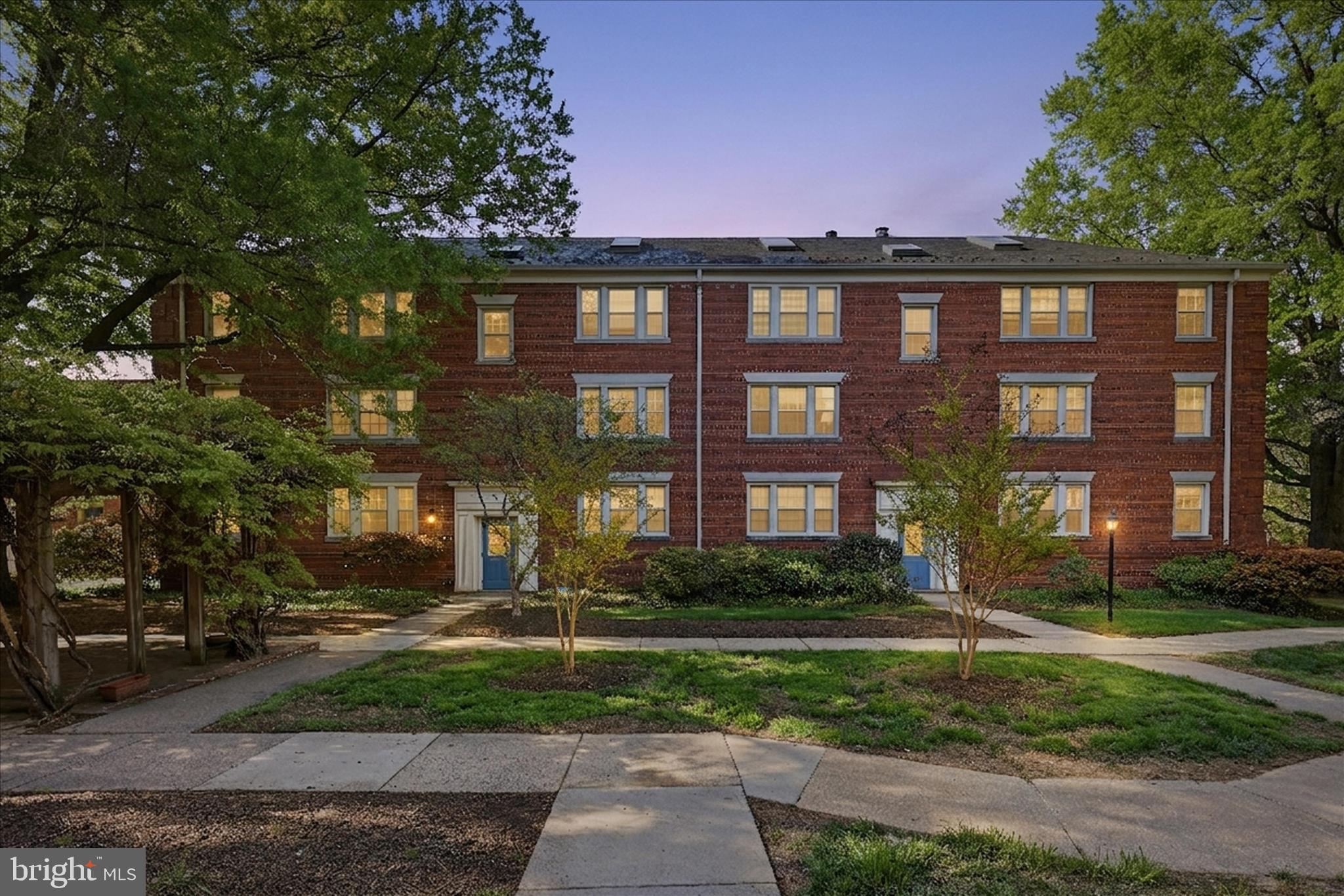 Fresh new price!! What a deal! Welcome to this well appointed Studio condo in the Harbor Terrace community! The unit features an open 500 sq.ft layout with brand new carpets, abundant closet space, a well equipped kitchen complete with modern stainless steel appliances, and washer/dryer in unit! The location of this home is unbeatable, with easy access to GW parkway, DCA, and the rest of the DC metro area right at your fingertips. This unit is only steps away from the 18 mile Mount Vernon bike trail and just a few blocks are all that separate you from the abundance of dining & entertainment options that Old Town has to offer. Multiple grocery stores like Trader Joe's & Harris Teeter are only moments away as well as Potomac Landing, making this a great option for anyone looking for convenient living. Tour today!!