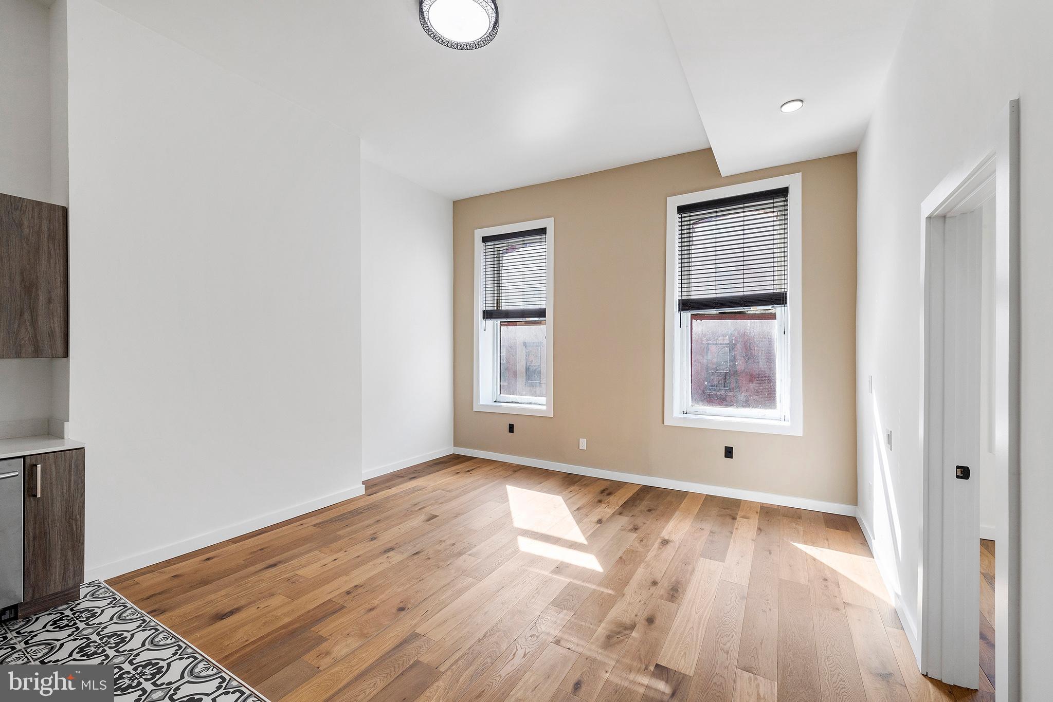 RITTENHOUSE SQUARE - Commercial Sale