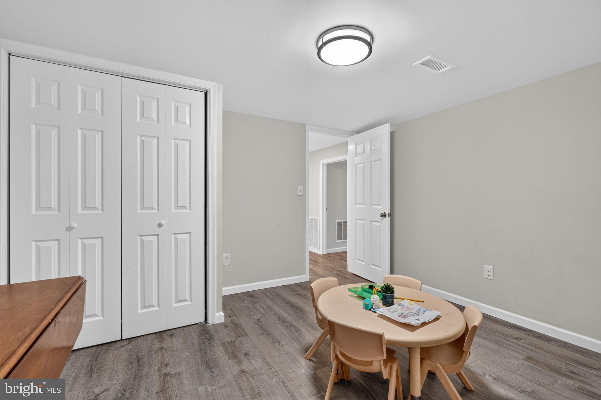 ROCK CREEK MANOR - Residential