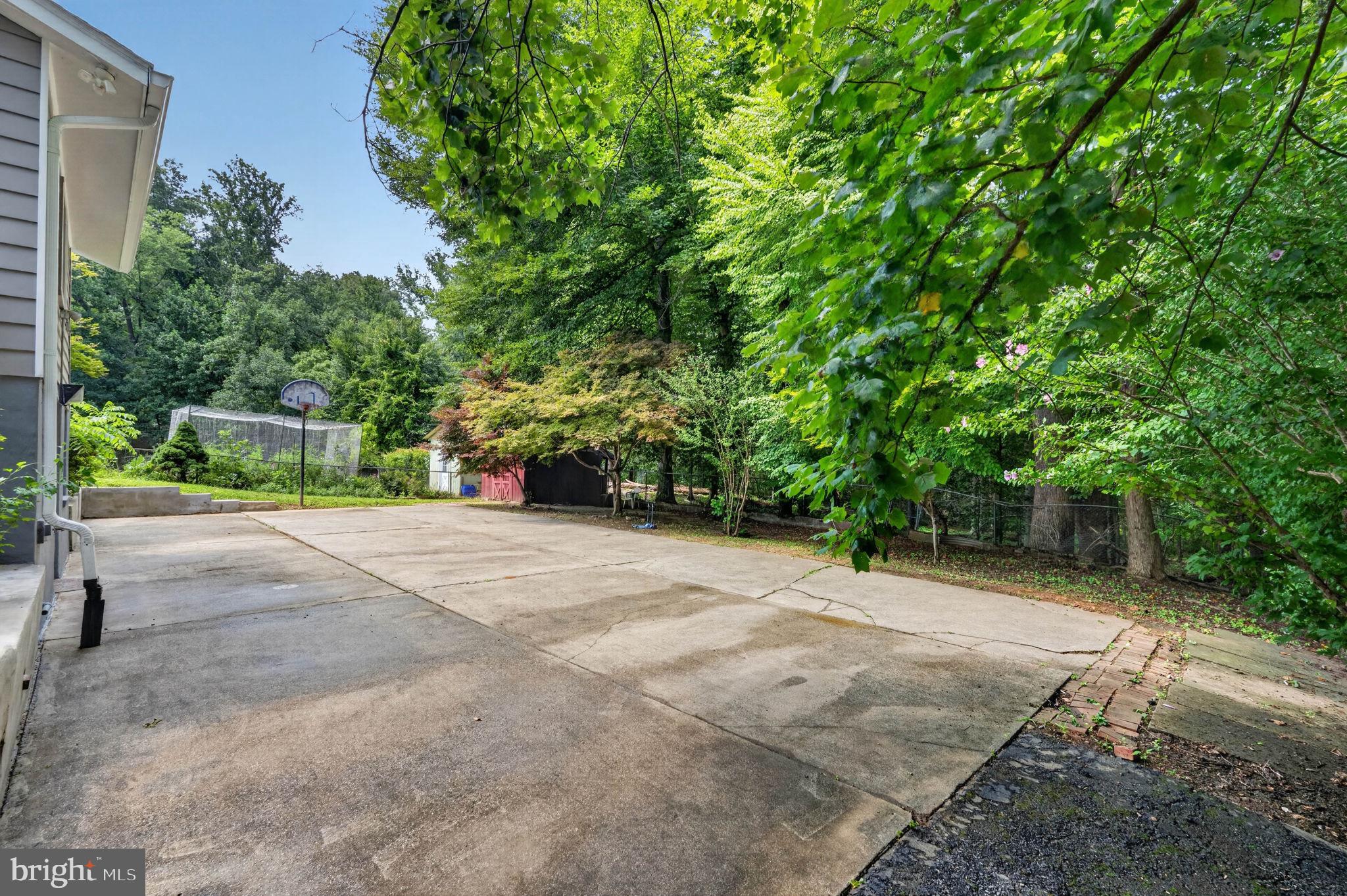 ROCK CREEK MANOR - Residential