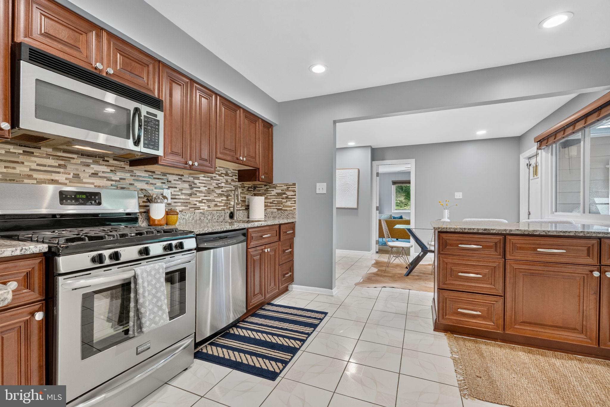 ROCK CREEK MANOR - Residential