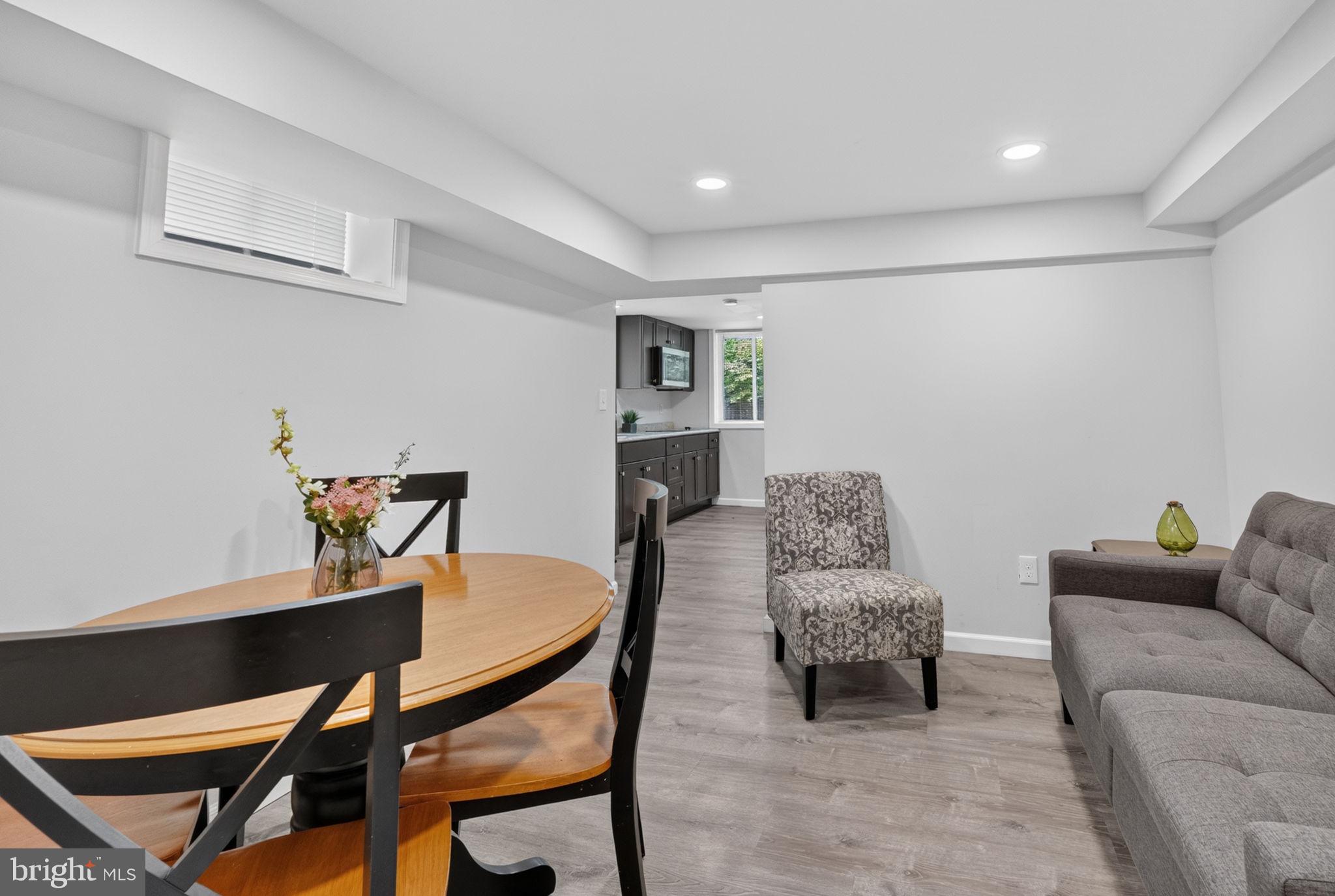 ROCK CREEK MANOR - Residential