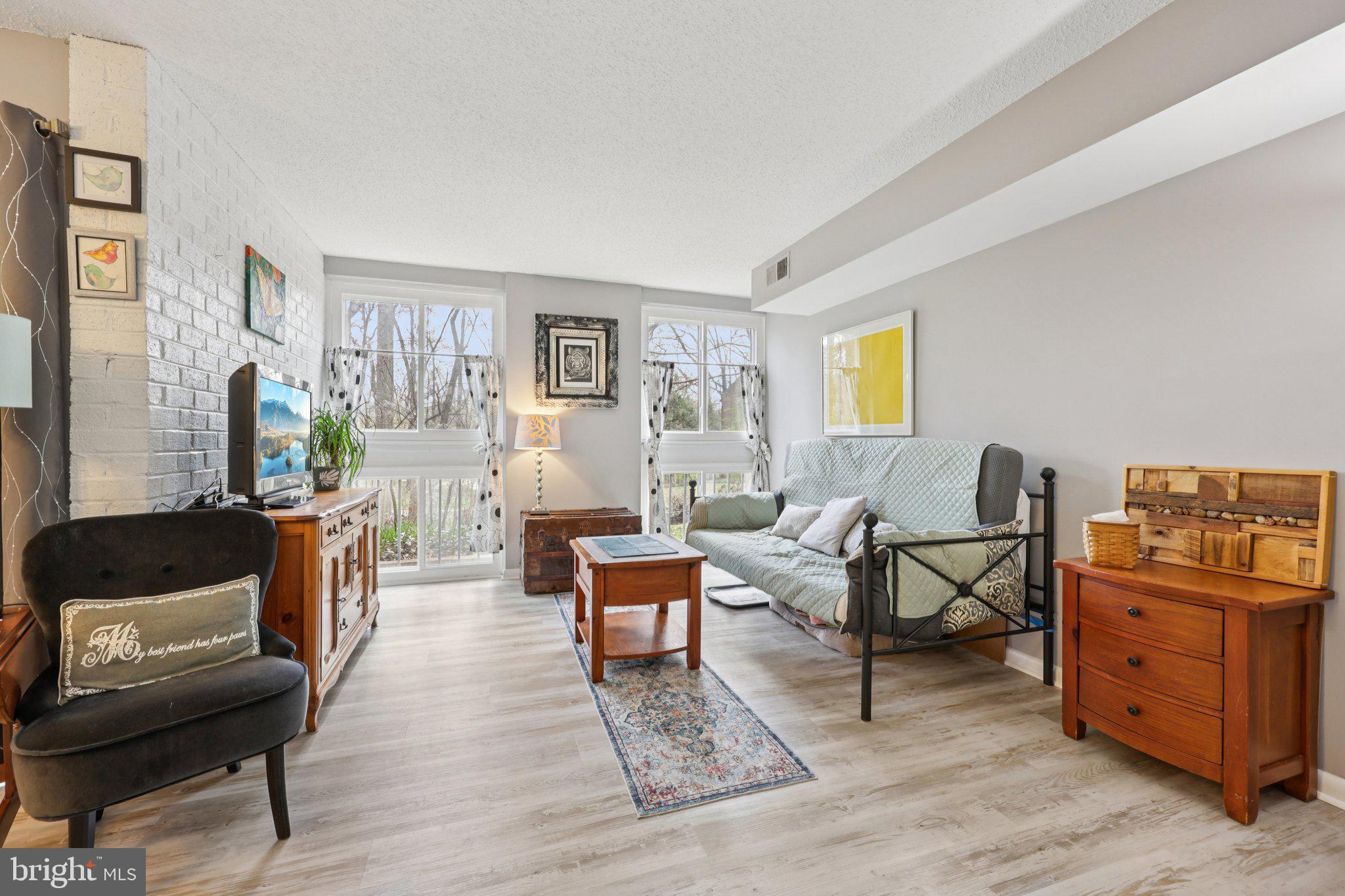 LAKEVIEW - Residential