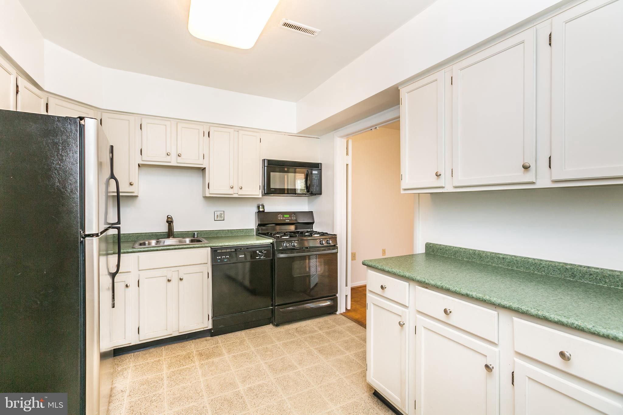 CROSS KEYS - Residential Lease