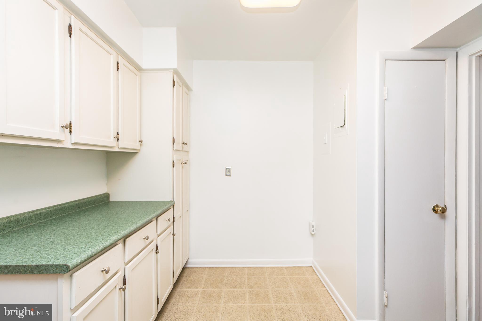 CROSS KEYS - Residential Lease